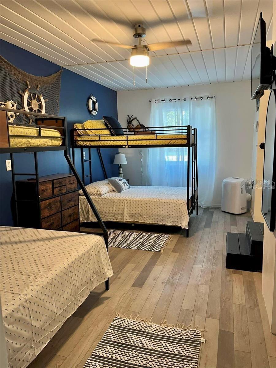 732 RIVERSIDE DR, TARPON SPRINGS, FL, 34689