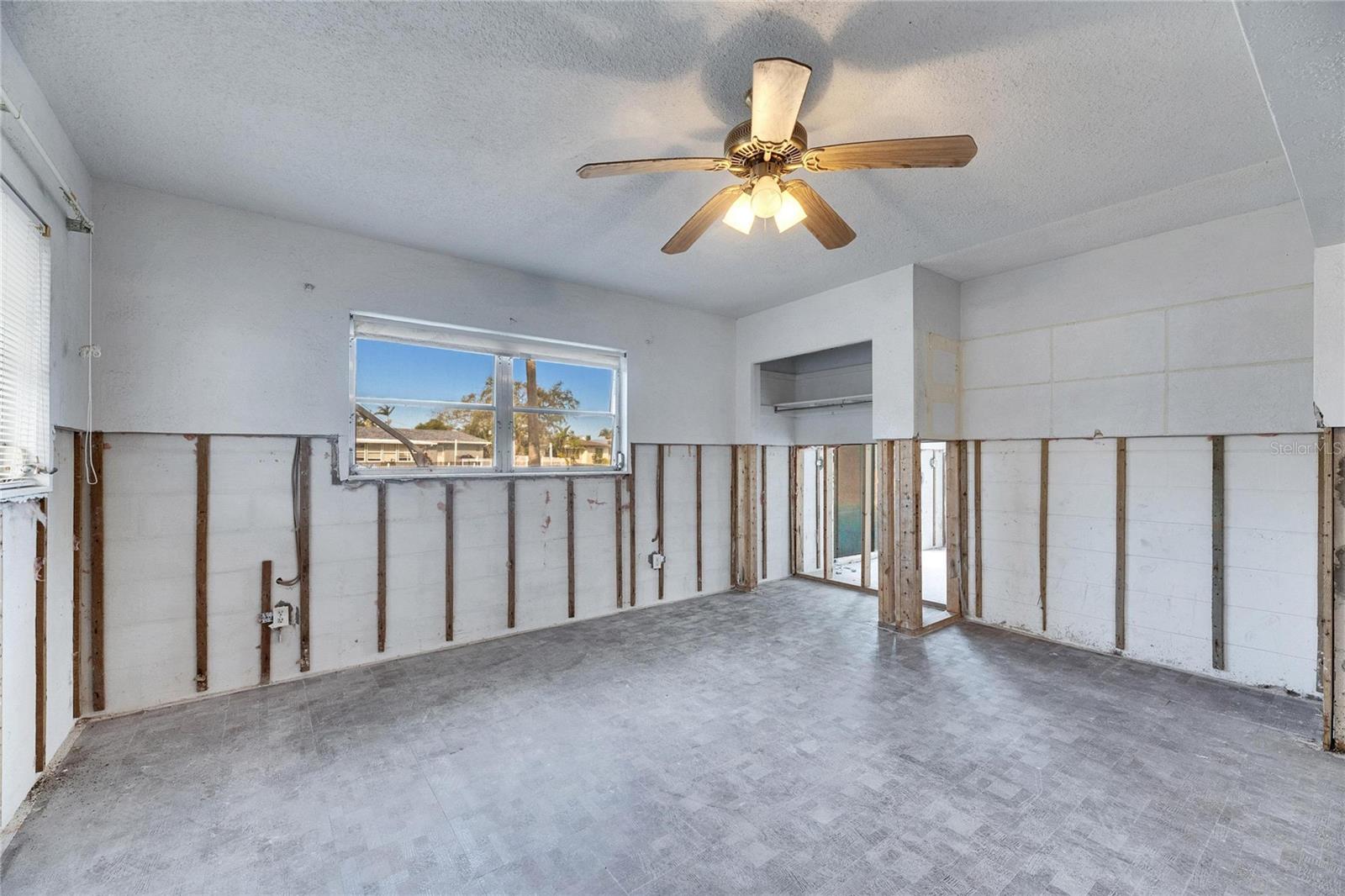 4730 SHORE ACRES BLVD NE, ST PETERSBURG, FL, 33703