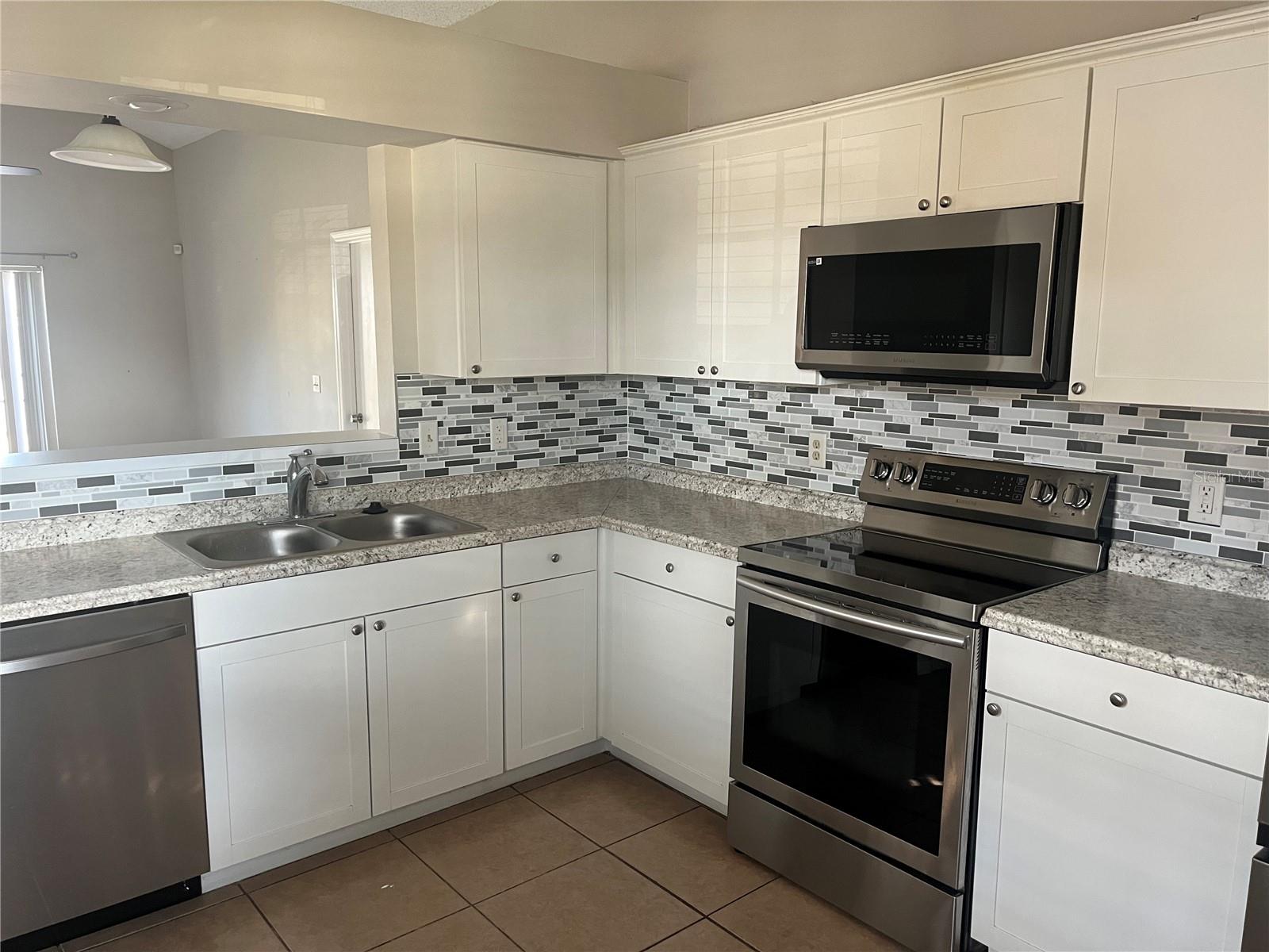 136 PINEWOOD CIR, KISSIMMEE, FL, 34743
