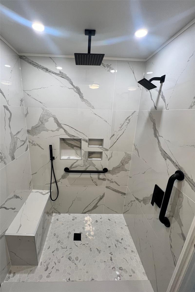 136 PINEWOOD CIR, KISSIMMEE, FL, 34743
