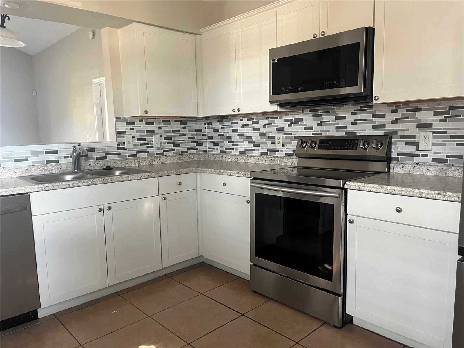 136 PINEWOOD CIR, KISSIMMEE, FL, 34743