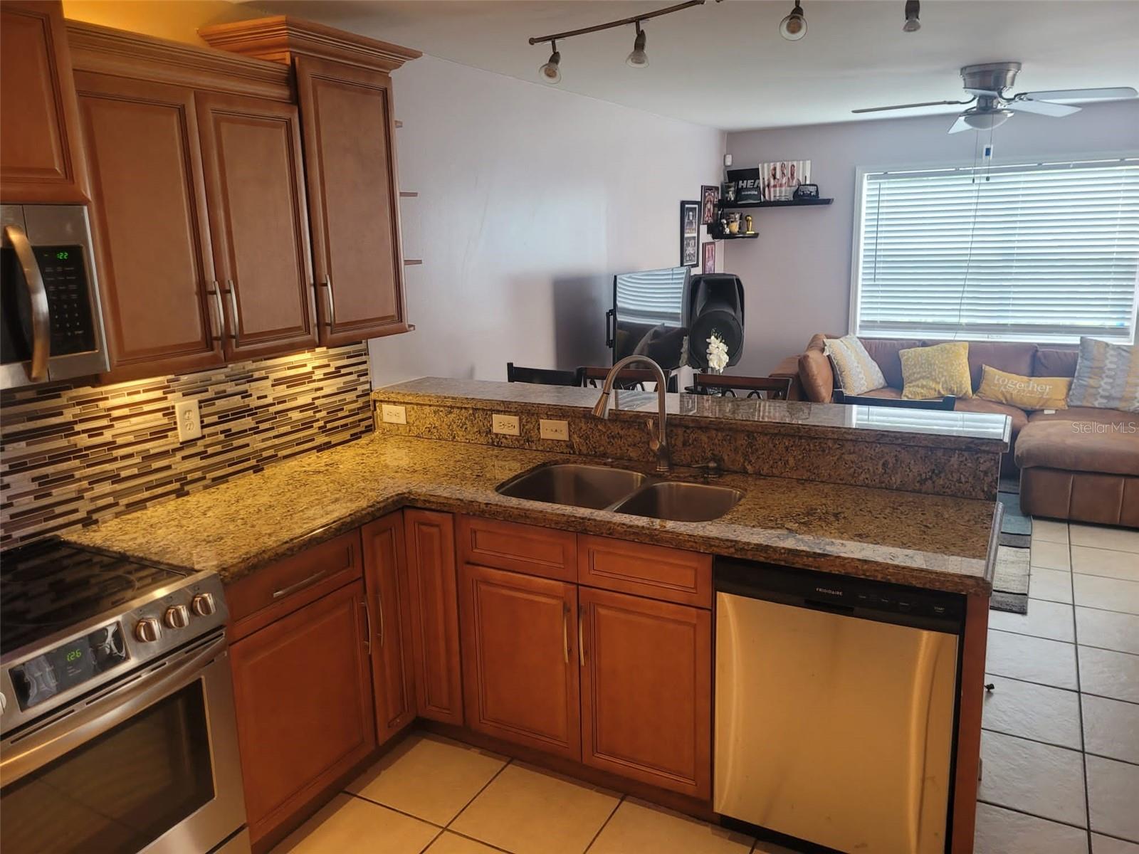 3869 SIENNA GREENS TER, LAUDERHILL, FL, 33319