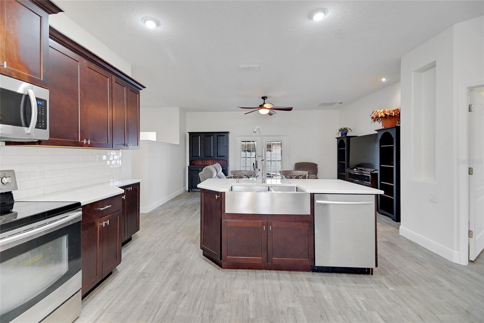 2720 SAVANNAH DR, LEESBURG, FL, 34748