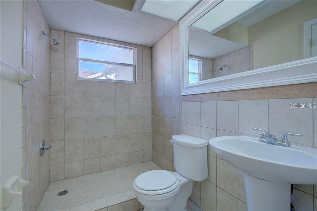1301 N CONRAD AVE, SARASOTA, FL, 34237