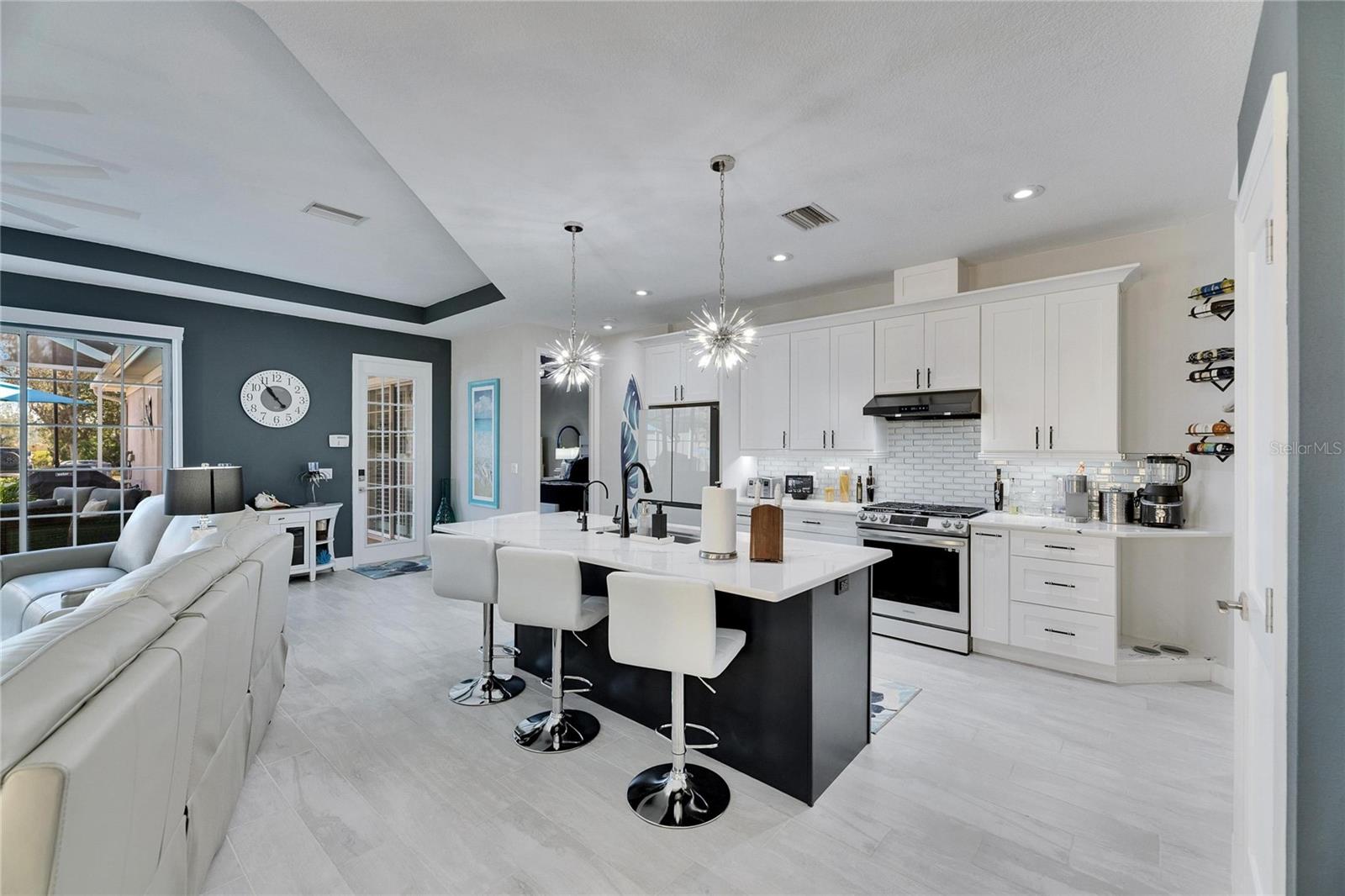 204 LATITUDE PL, APOLLO BEACH, FL, 33572