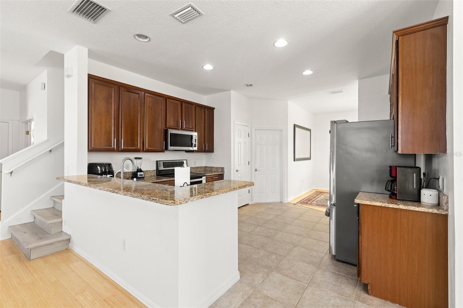8919 N RIVER RD, TAMPA, FL, 33635