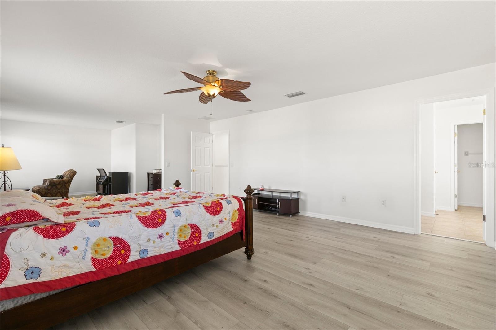 8919 N RIVER RD, TAMPA, FL, 33635