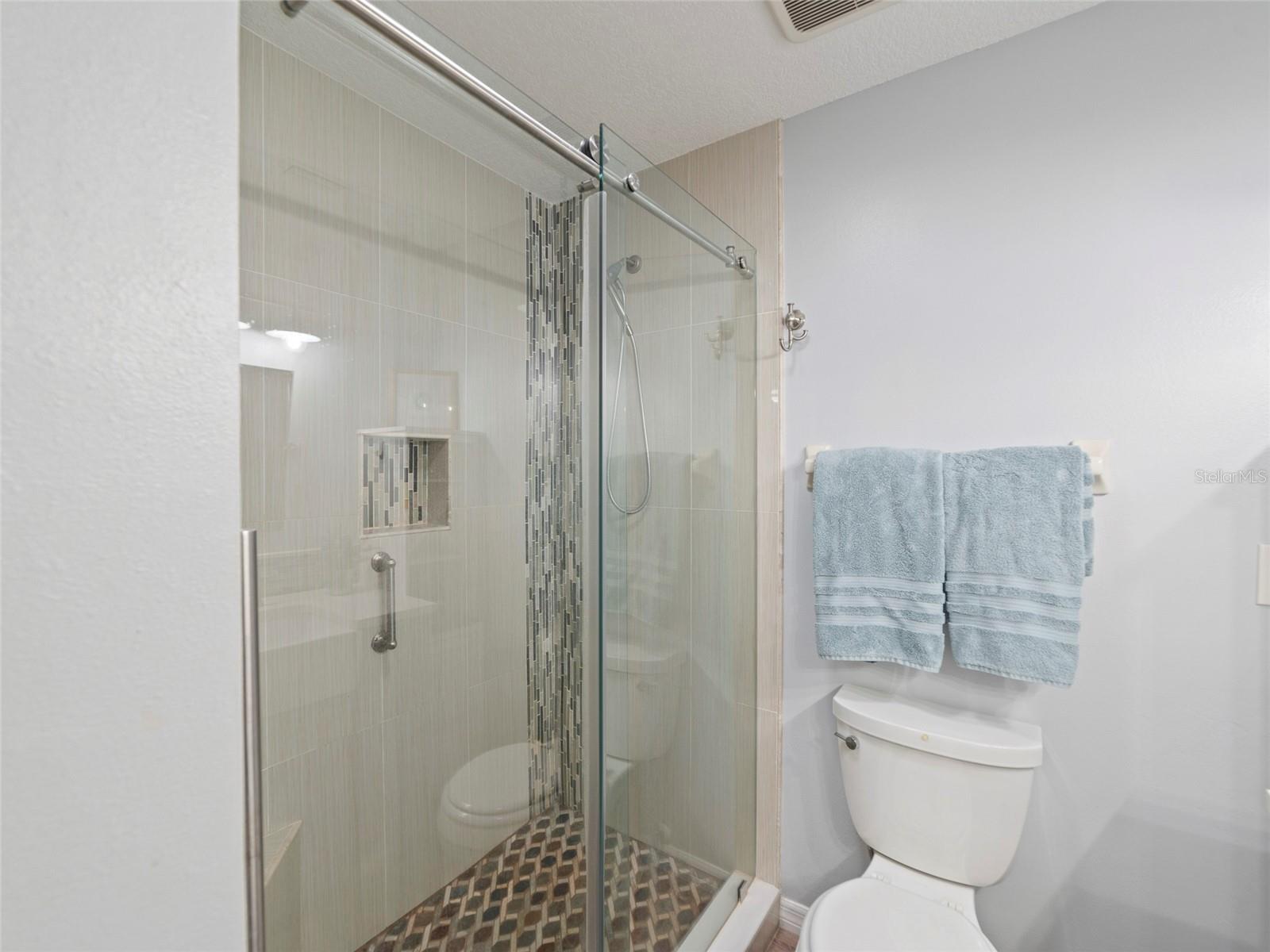 2022 HAWKHURST CIR, SUN CITY CENTER, FL, 33573