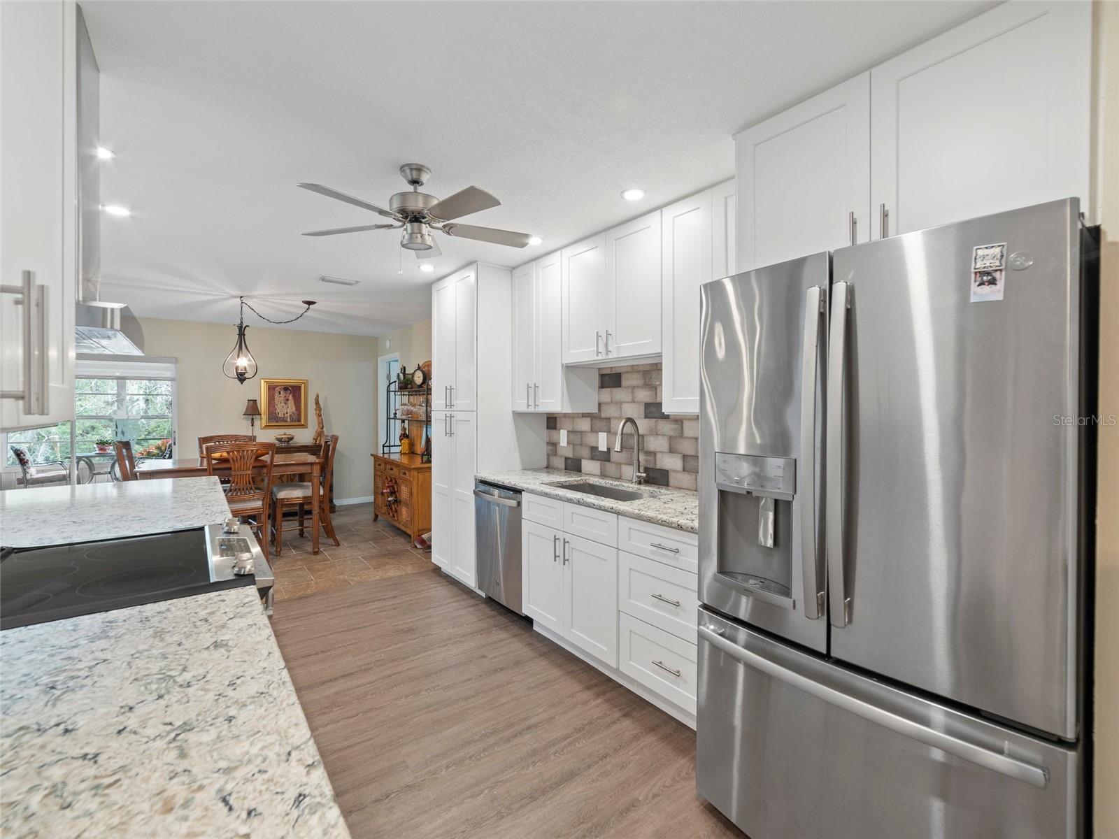 2022 HAWKHURST CIR, SUN CITY CENTER, FL, 33573