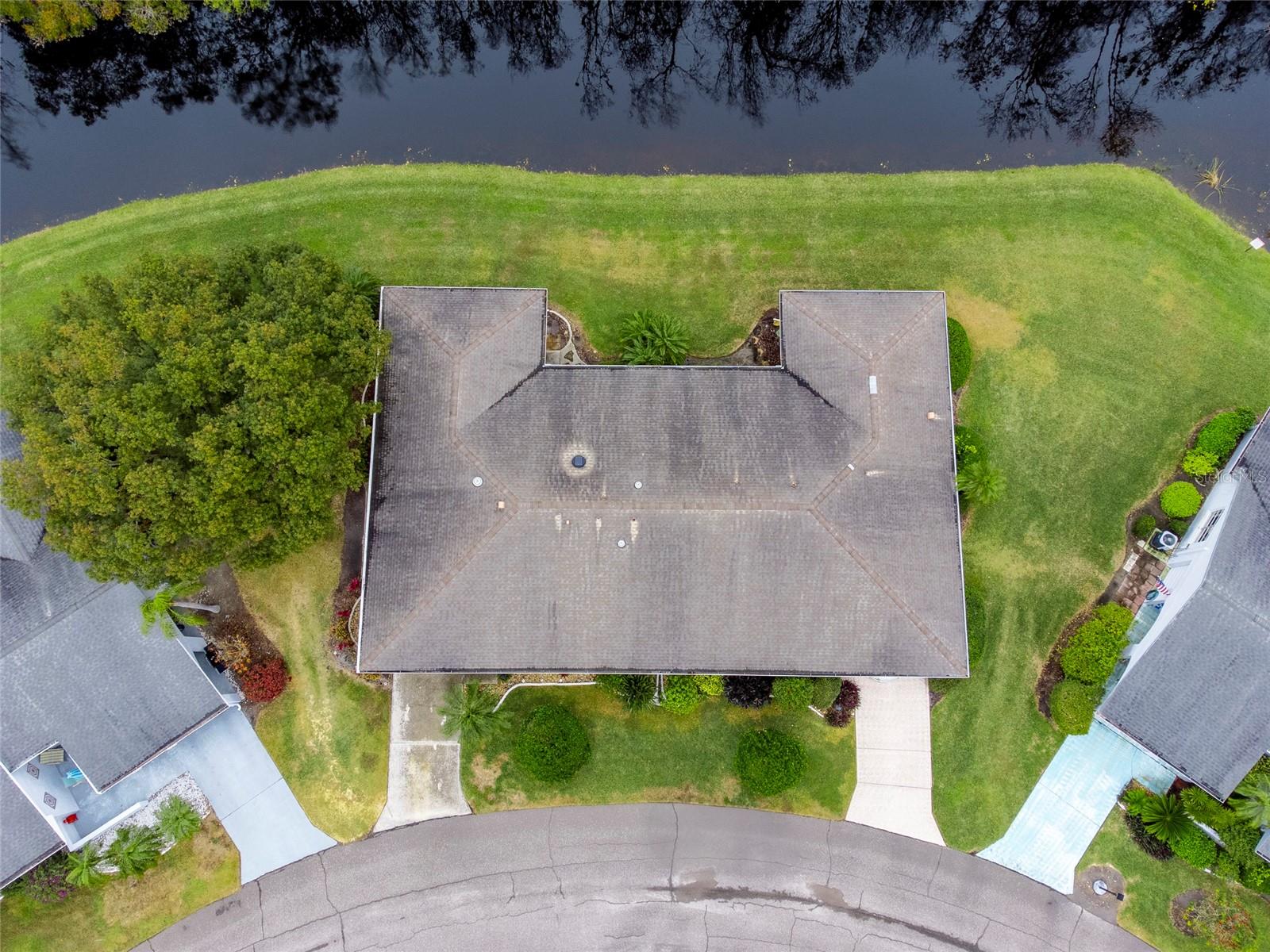 2022 HAWKHURST CIR, SUN CITY CENTER, FL, 33573