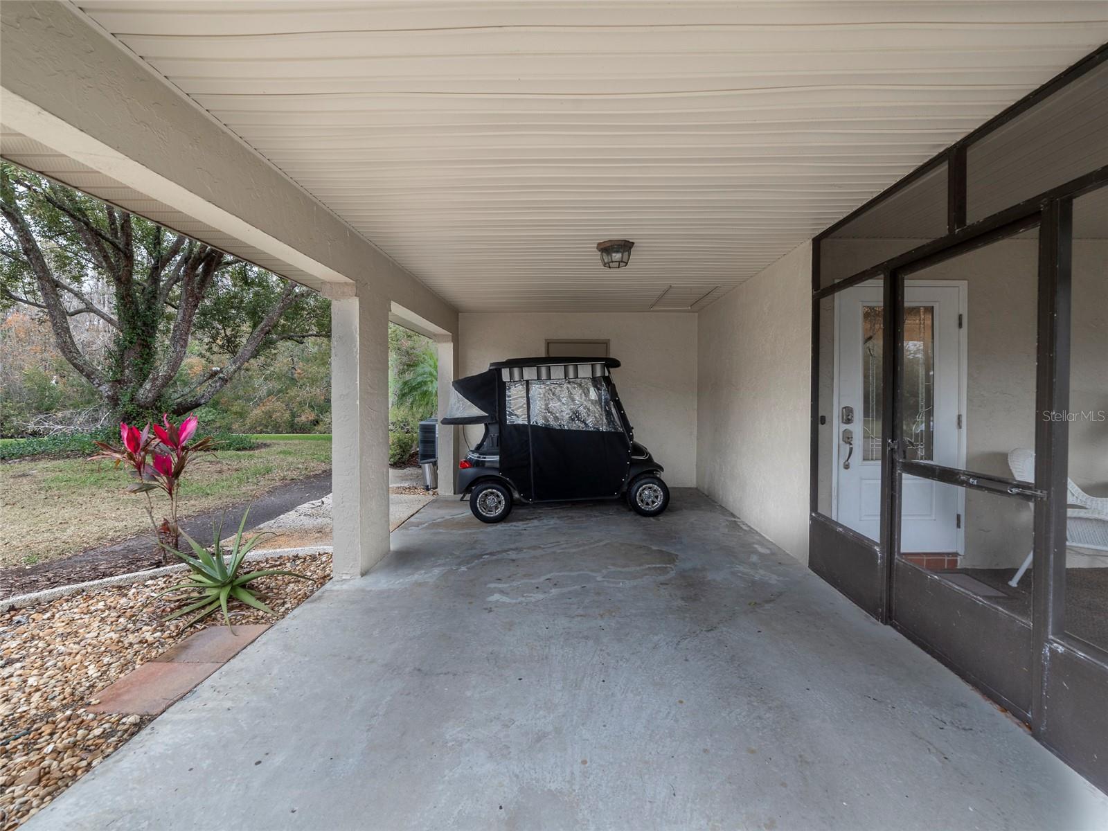 2022 HAWKHURST CIR, SUN CITY CENTER, FL, 33573