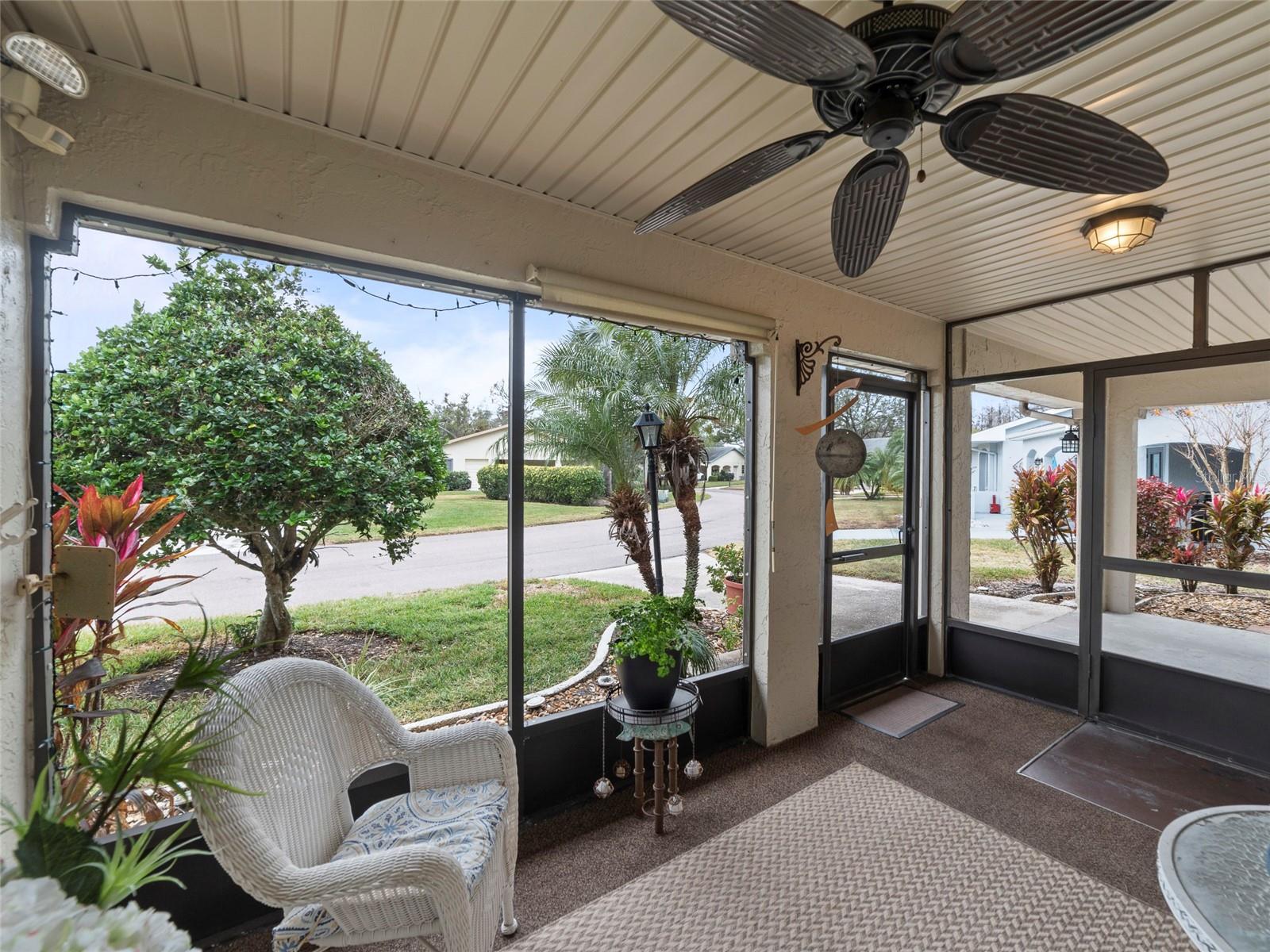 2022 HAWKHURST CIR, SUN CITY CENTER, FL, 33573