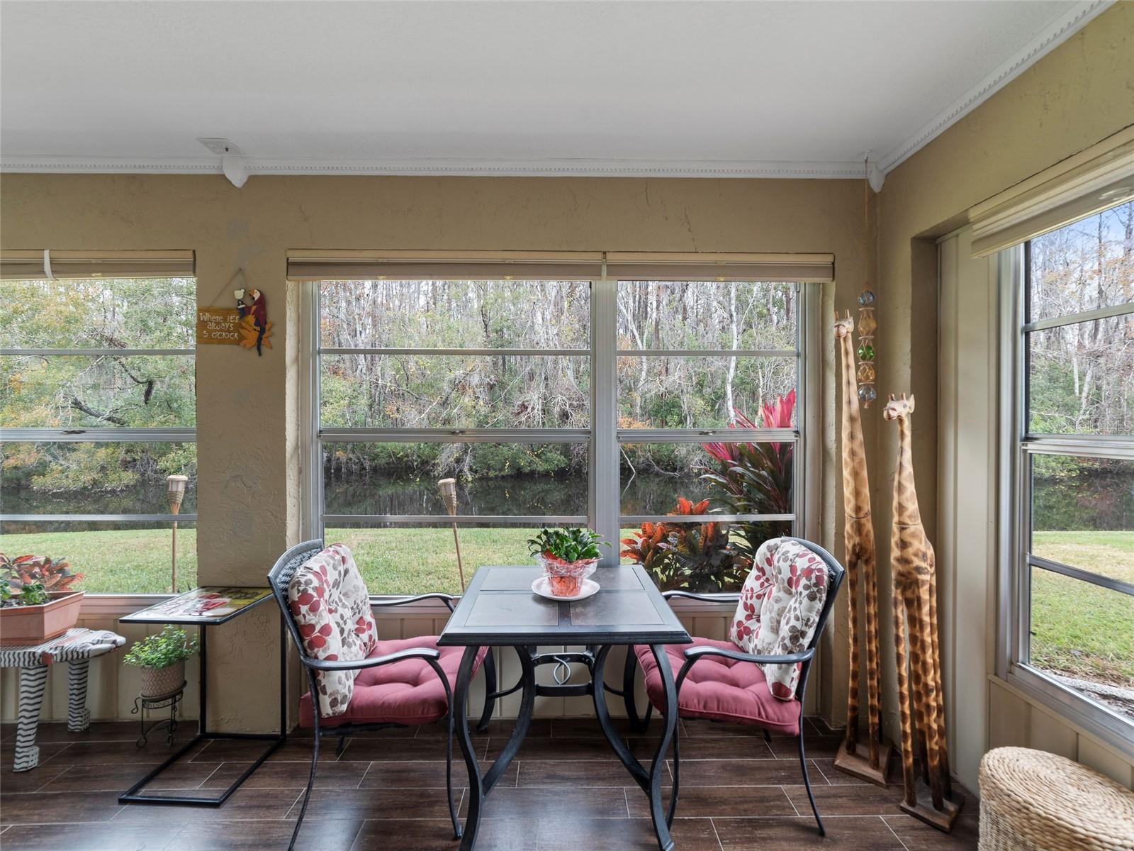 2022 HAWKHURST CIR, SUN CITY CENTER, FL, 33573