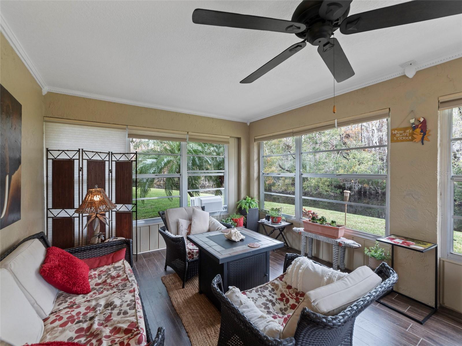 2022 HAWKHURST CIR, SUN CITY CENTER, FL, 33573