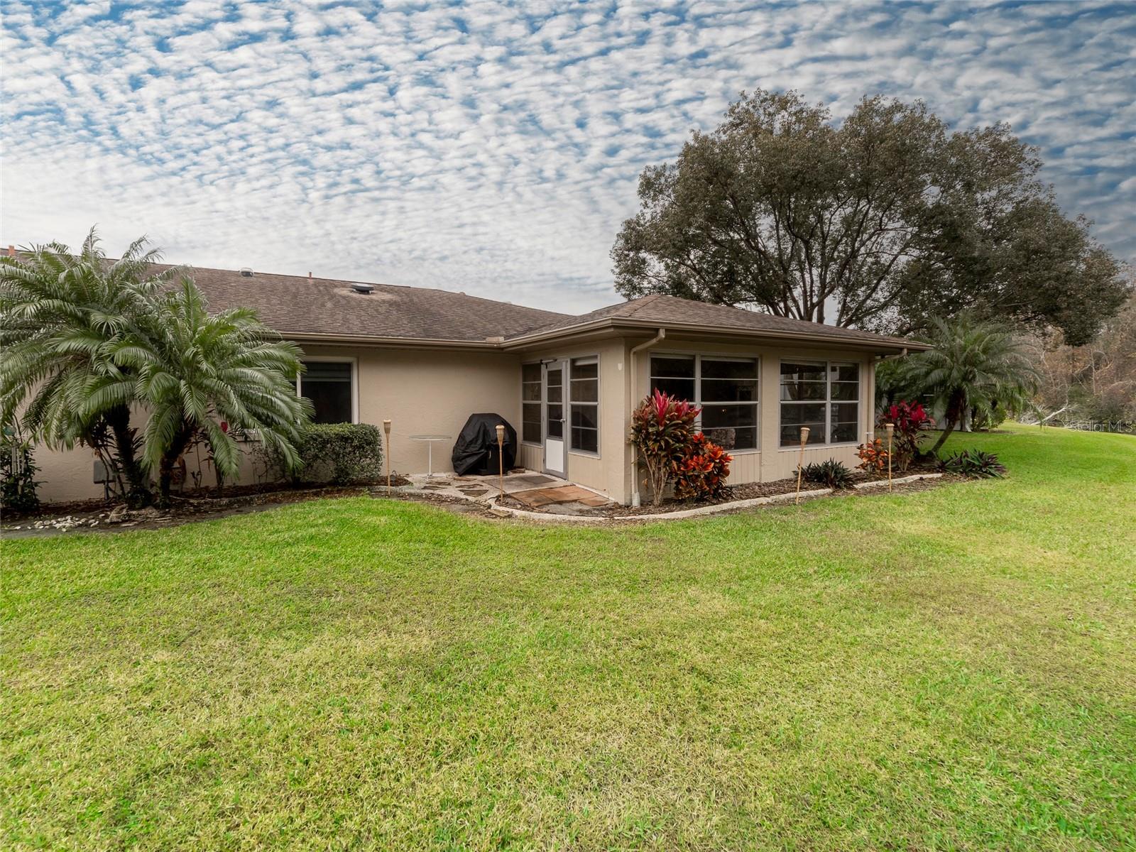2022 HAWKHURST CIR, SUN CITY CENTER, FL, 33573
