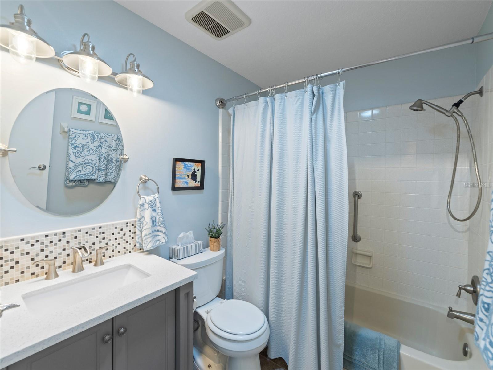 2022 HAWKHURST CIR, SUN CITY CENTER, FL, 33573