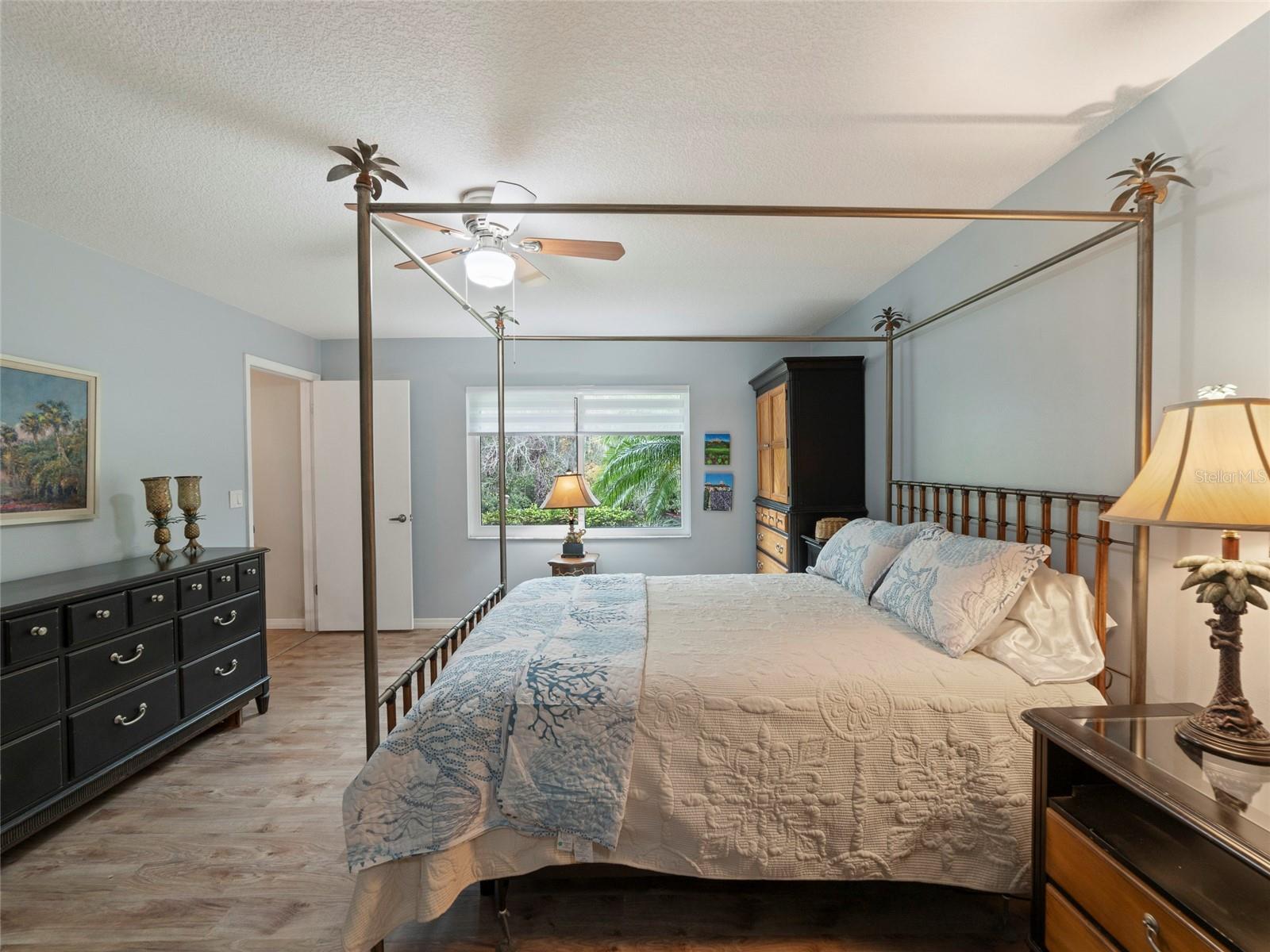 2022 HAWKHURST CIR, SUN CITY CENTER, FL, 33573