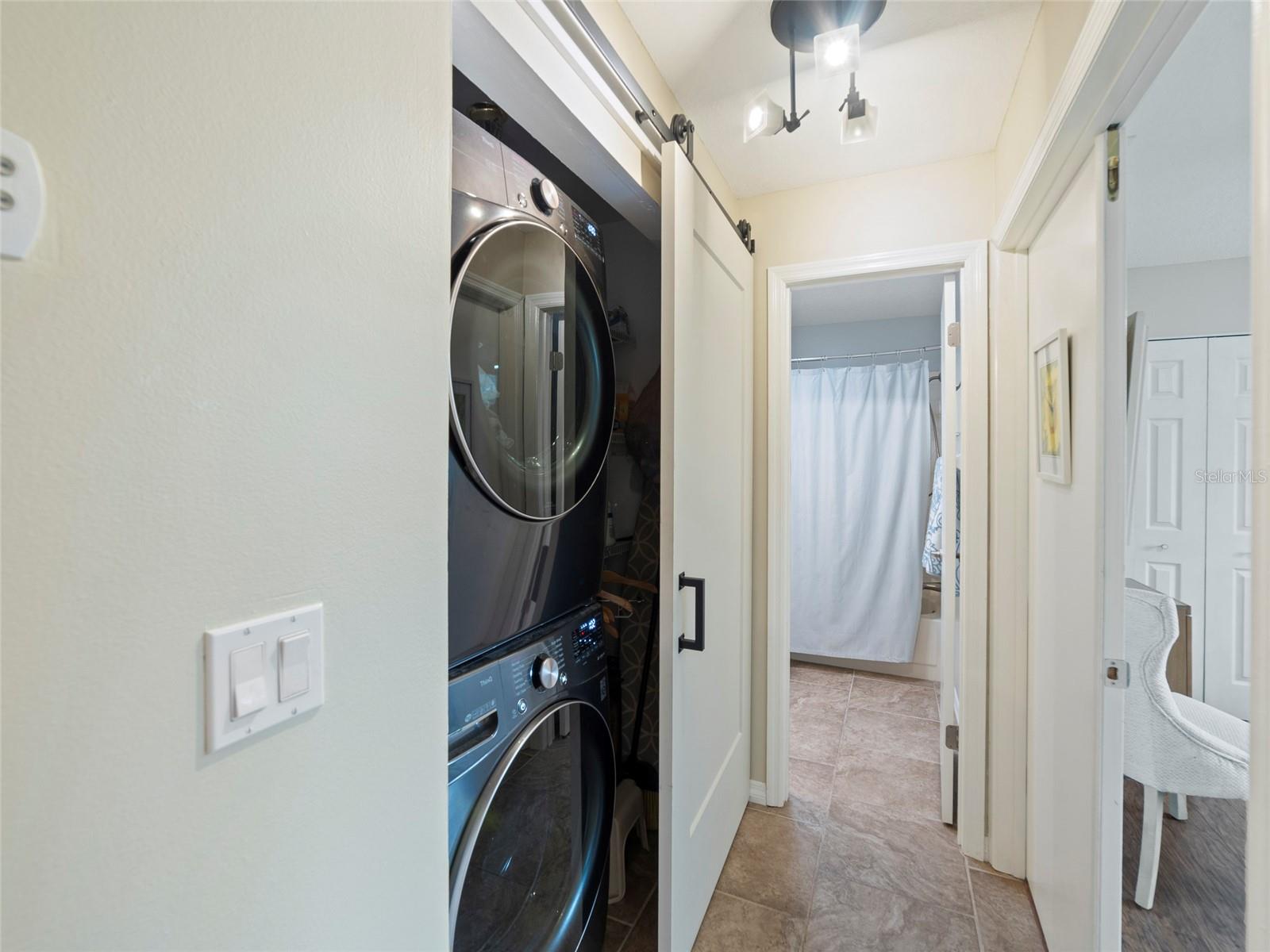 2022 HAWKHURST CIR, SUN CITY CENTER, FL, 33573