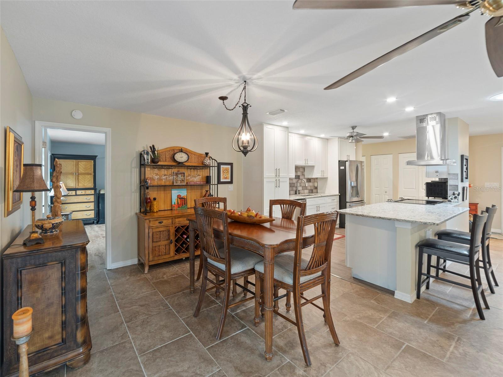 2022 HAWKHURST CIR, SUN CITY CENTER, FL, 33573