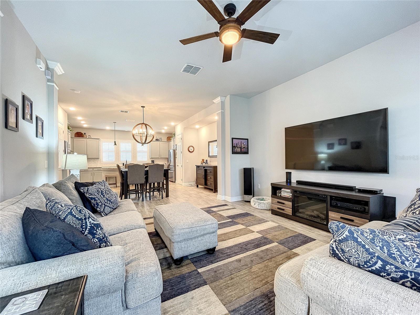 9537 W PARK VILLAGE DR, TAMPA, FL, 33626