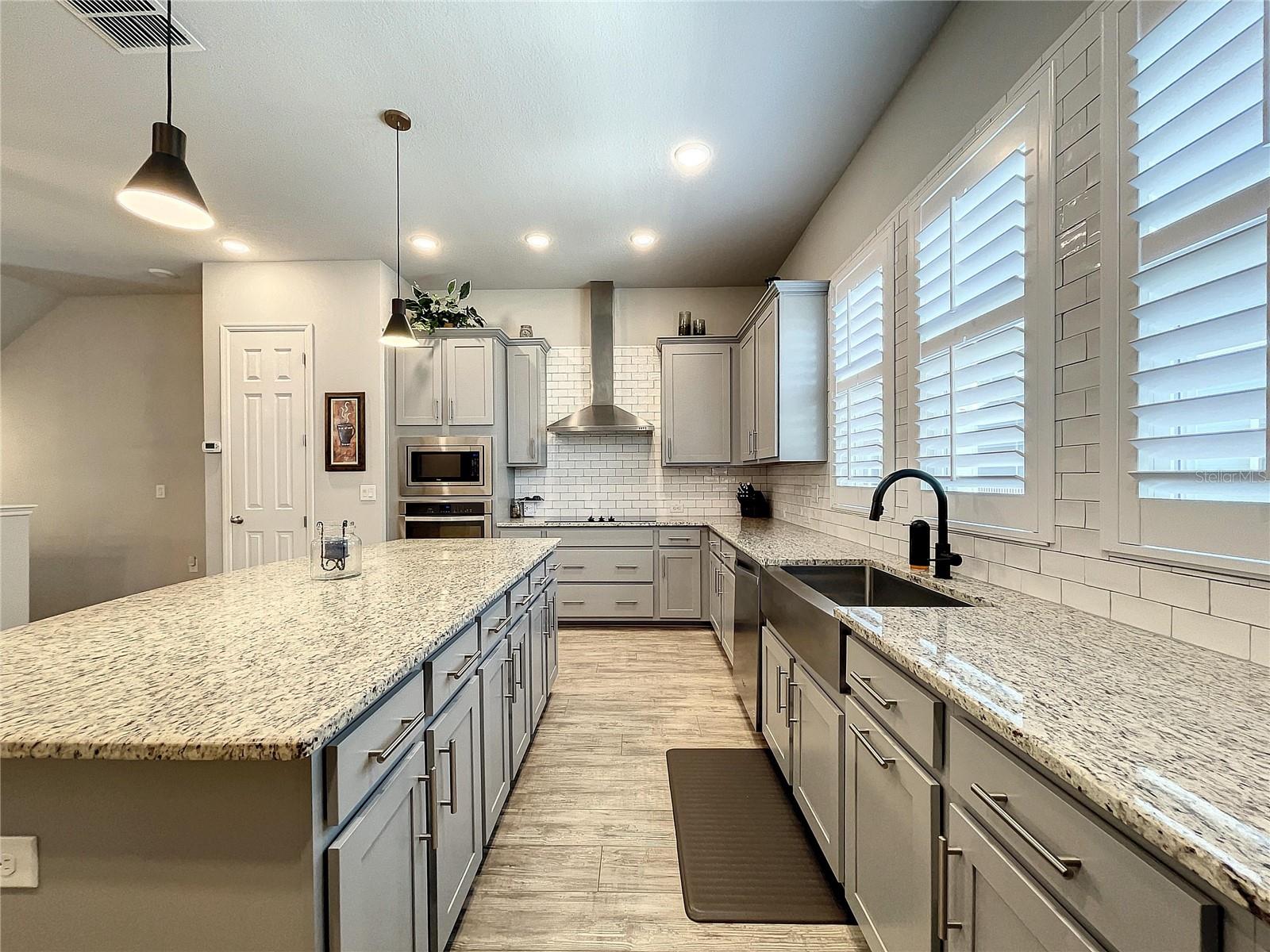 9537 W PARK VILLAGE DR, TAMPA, FL, 33626