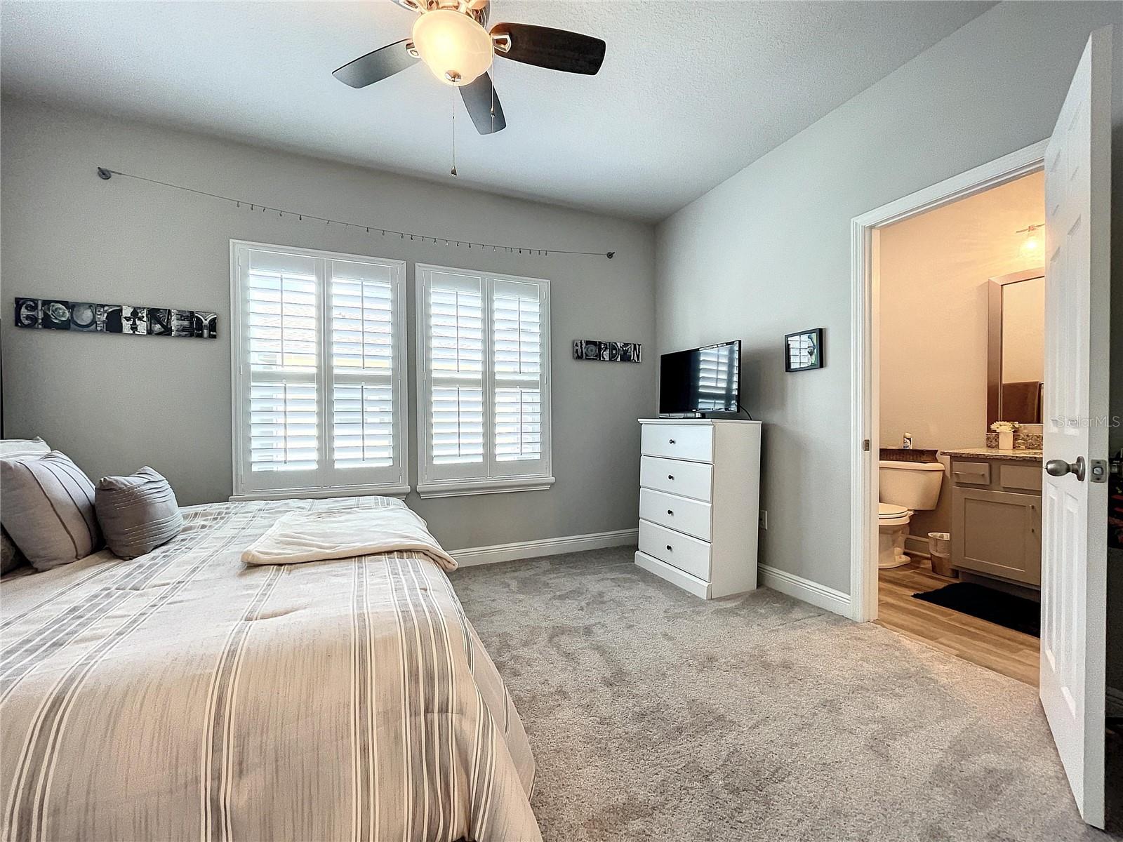 9537 W PARK VILLAGE DR, TAMPA, FL, 33626