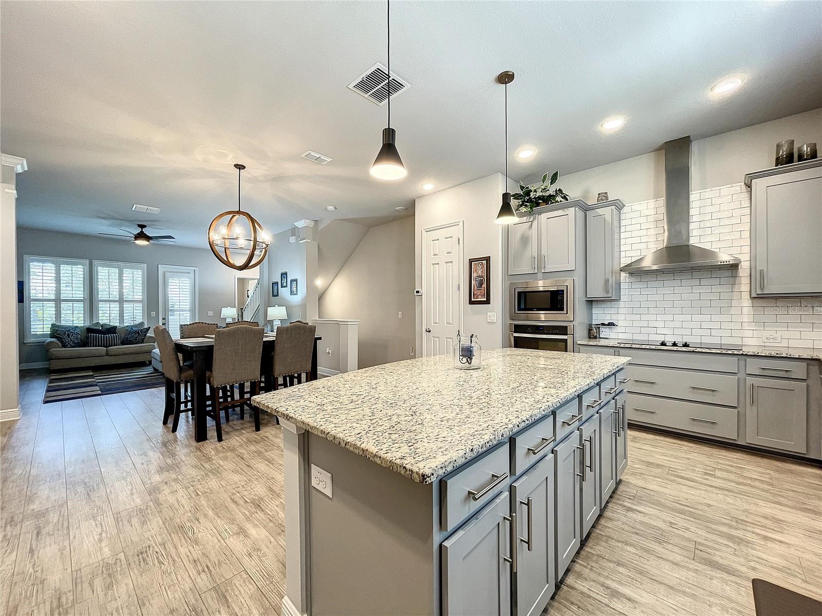 9537 W PARK VILLAGE DR, TAMPA, FL, 33626