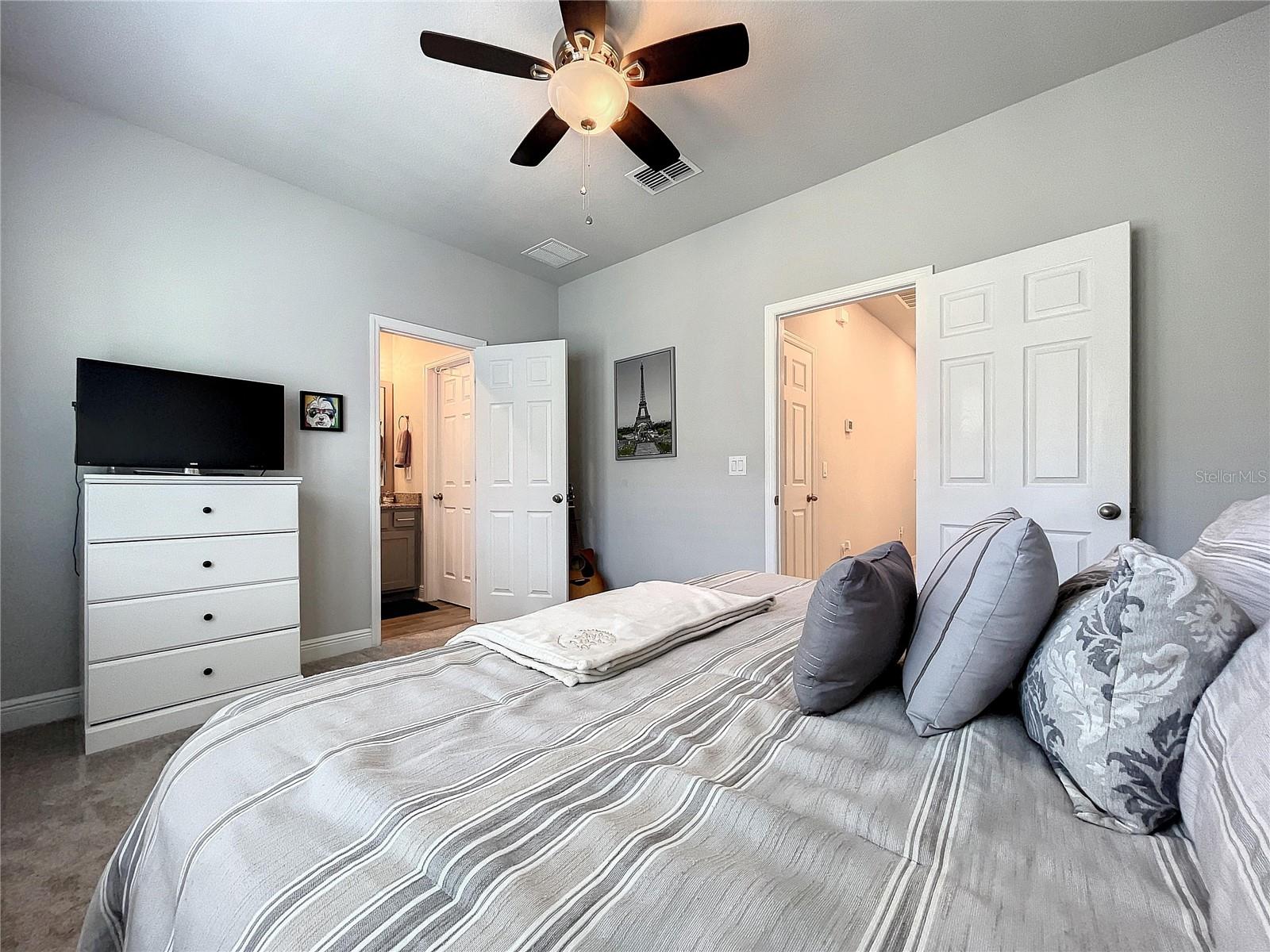 9537 W PARK VILLAGE DR, TAMPA, FL, 33626