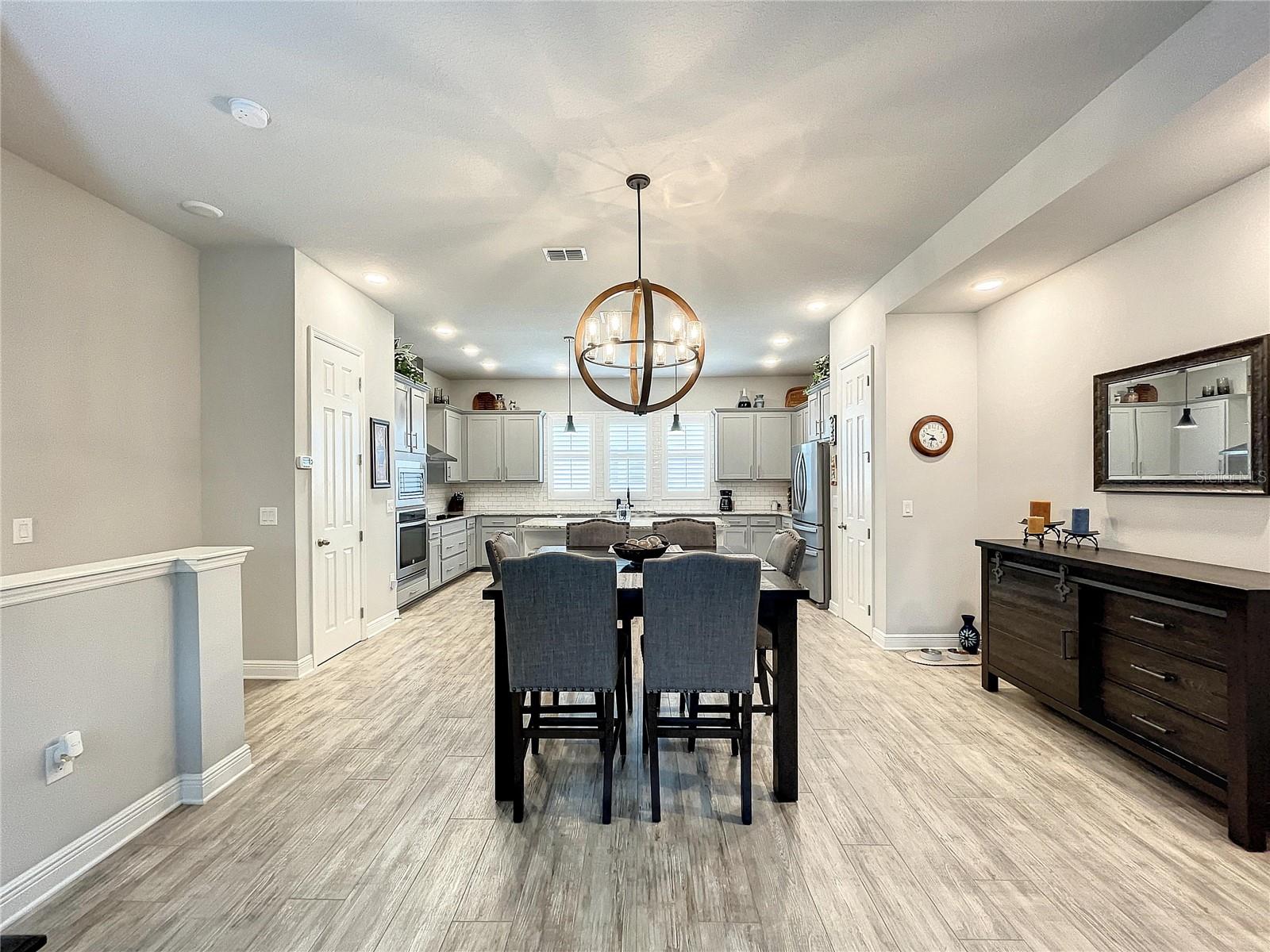 9537 W PARK VILLAGE DR, TAMPA, FL, 33626