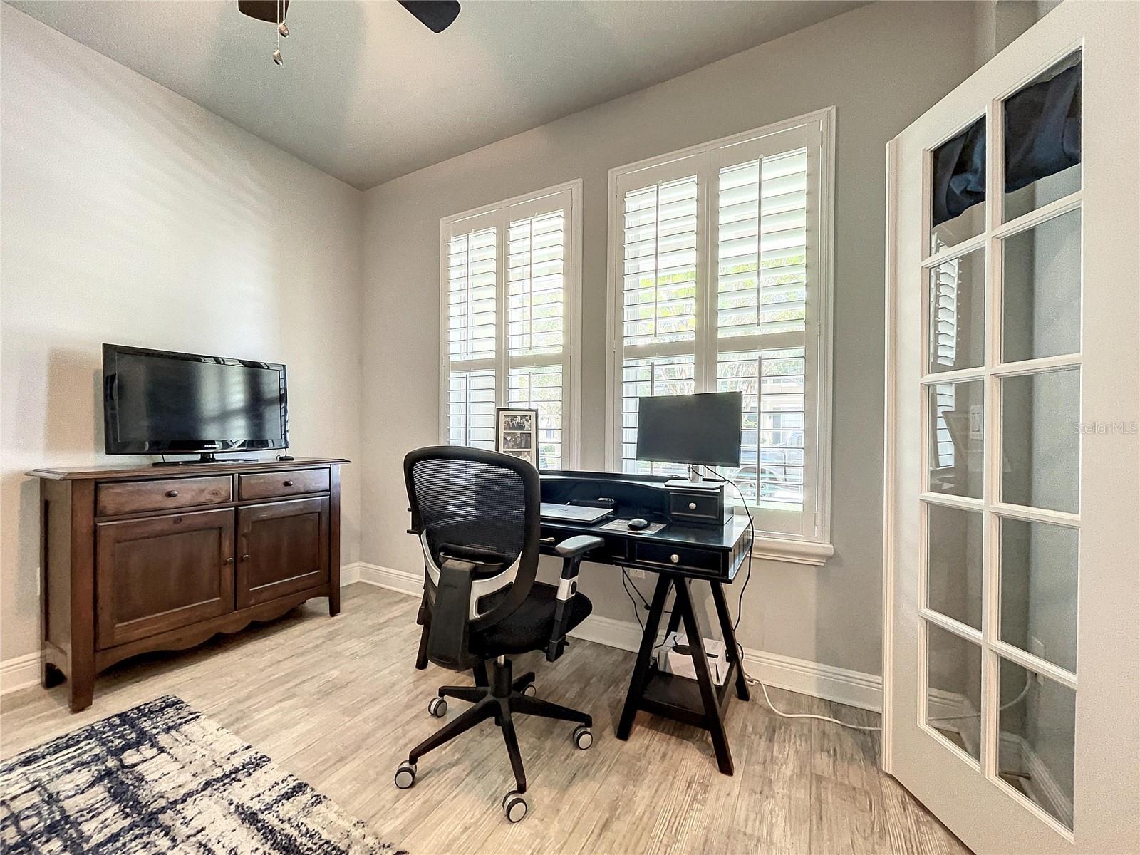 9537 W PARK VILLAGE DR, TAMPA, FL, 33626