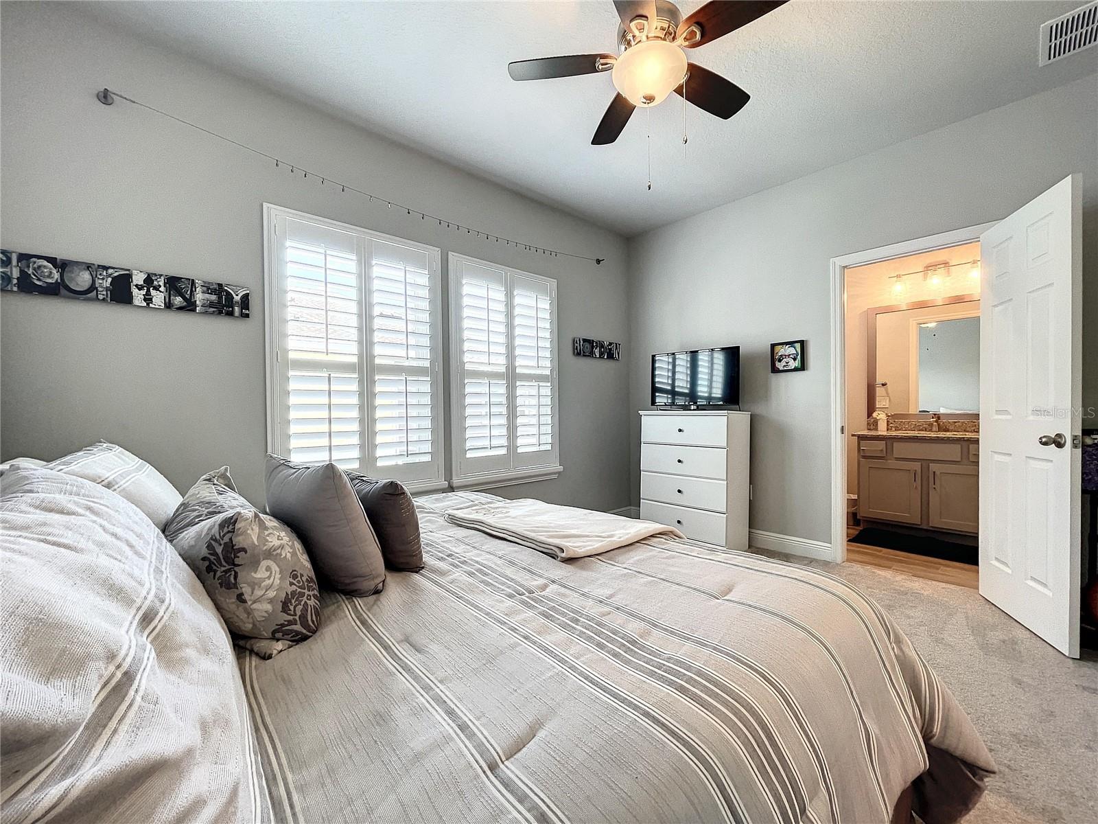 9537 W PARK VILLAGE DR, TAMPA, FL, 33626