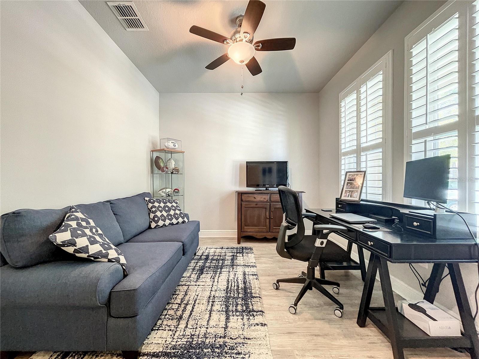 9537 W PARK VILLAGE DR, TAMPA, FL, 33626