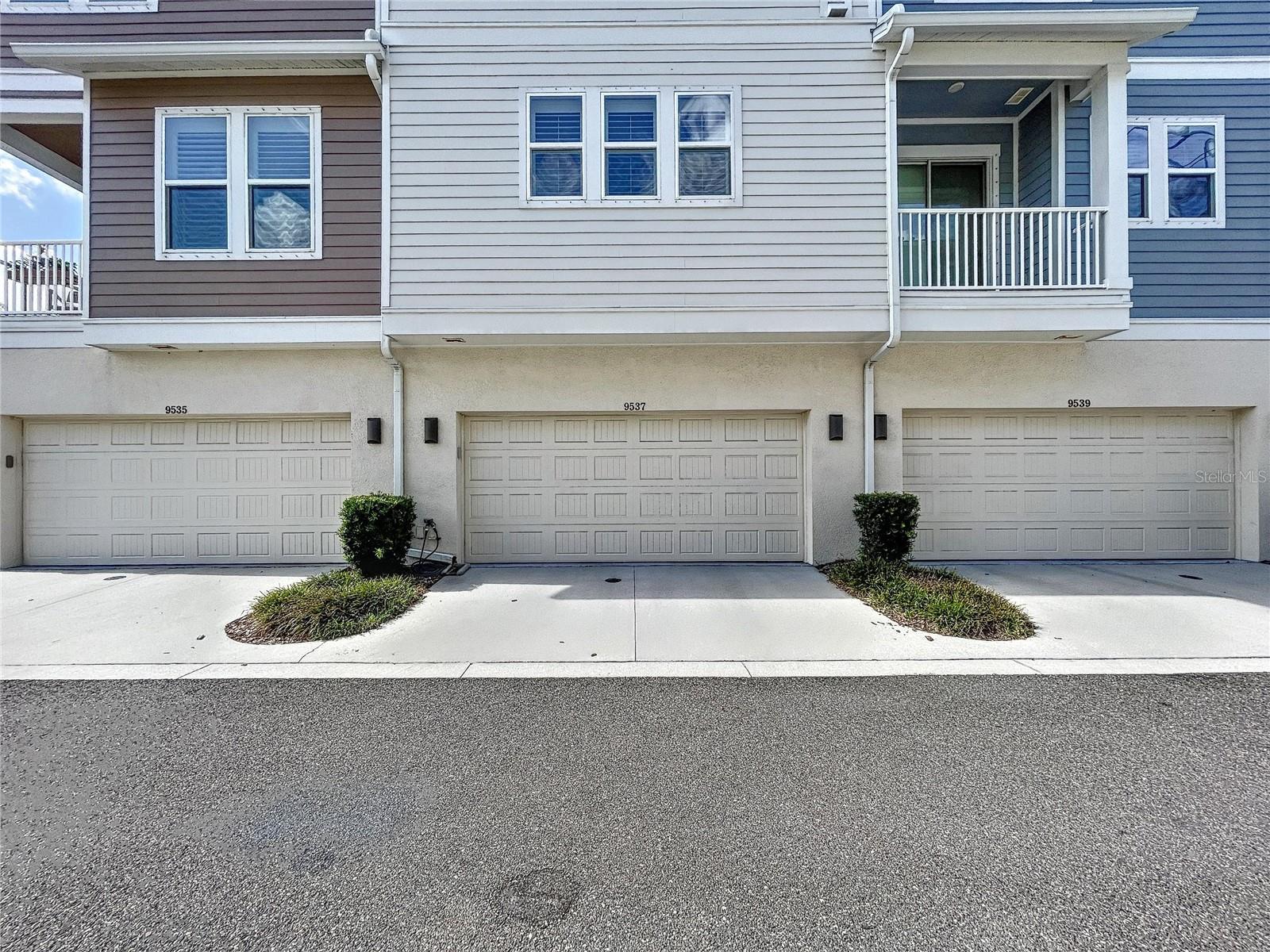 9537 W PARK VILLAGE DR, TAMPA, FL, 33626