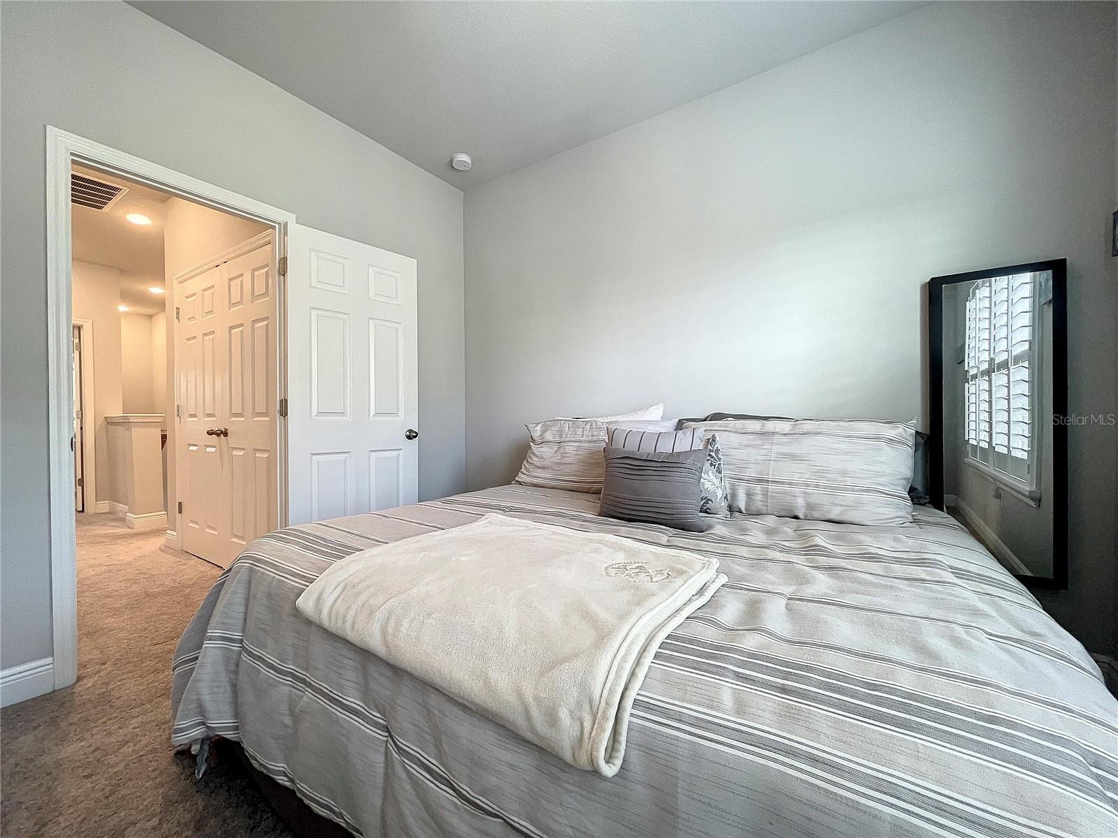 9537 W PARK VILLAGE DR, TAMPA, FL, 33626