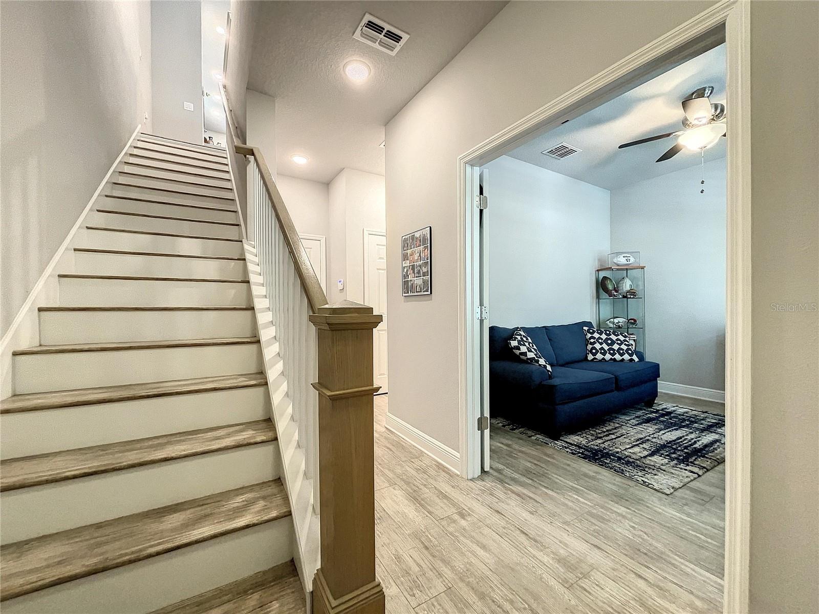 9537 W PARK VILLAGE DR, TAMPA, FL, 33626