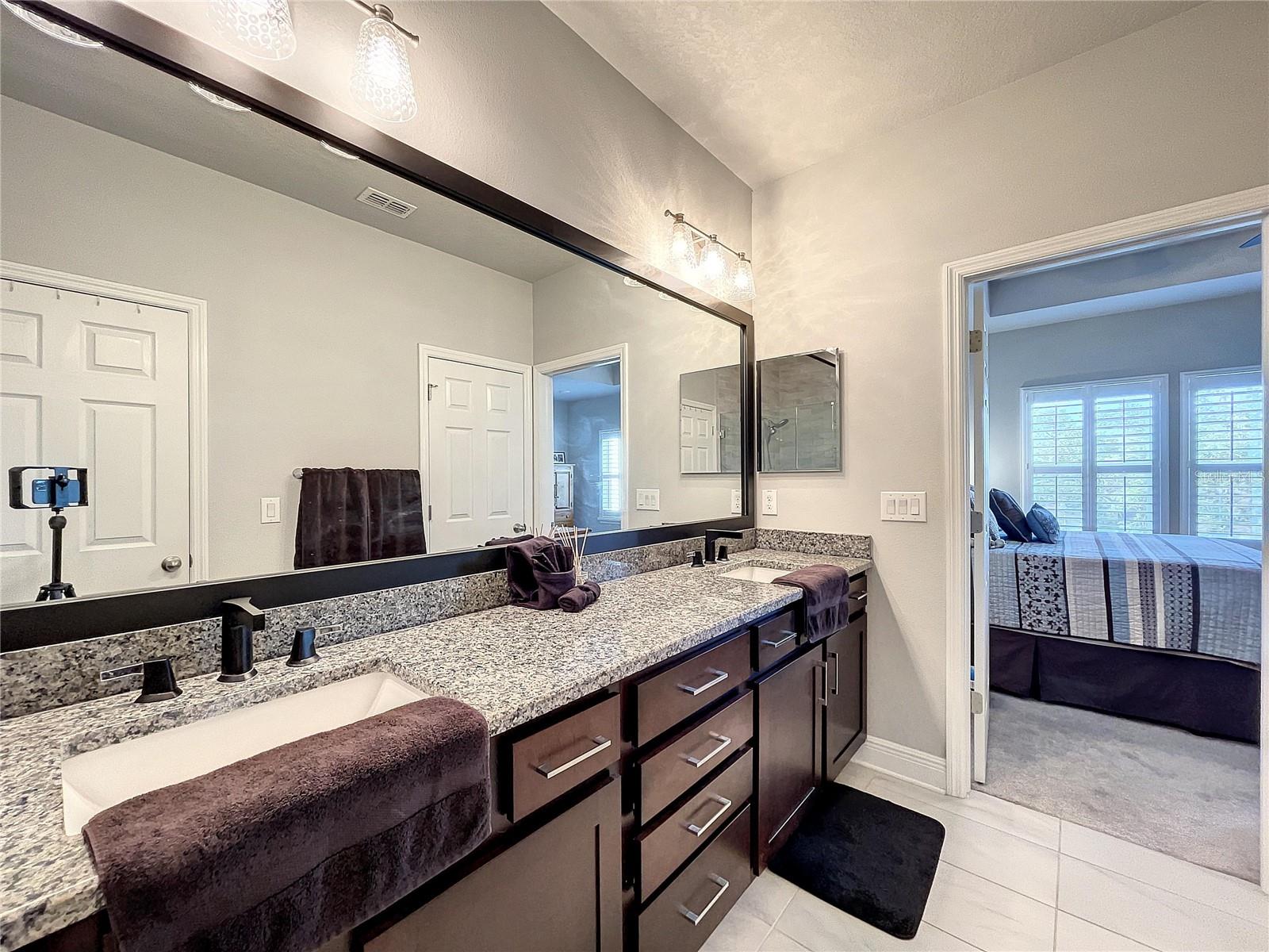 9537 W PARK VILLAGE DR, TAMPA, FL, 33626