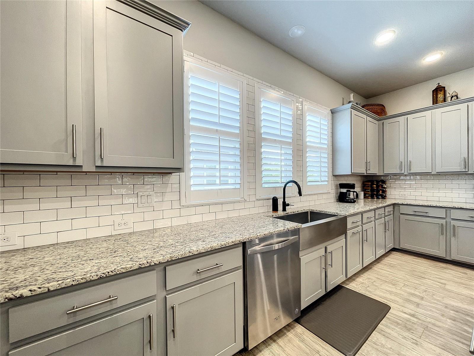 9537 W PARK VILLAGE DR, TAMPA, FL, 33626