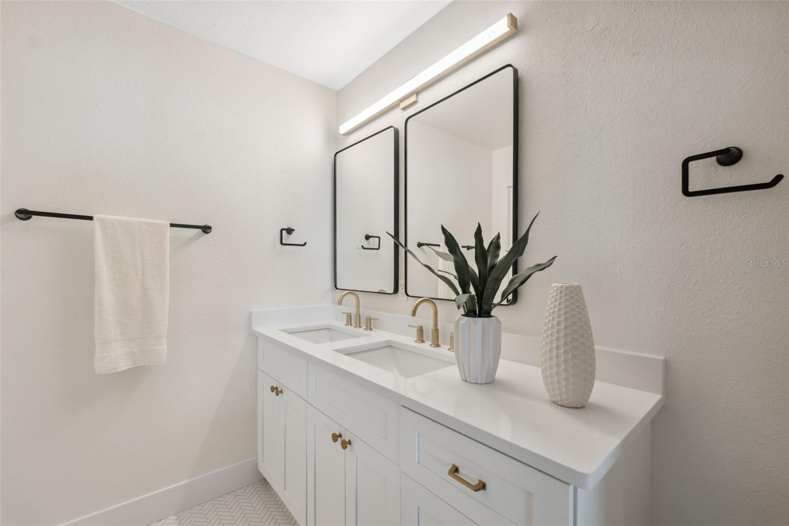 2004 VIRGINIA DR, BRADENTON, FL, 34205
