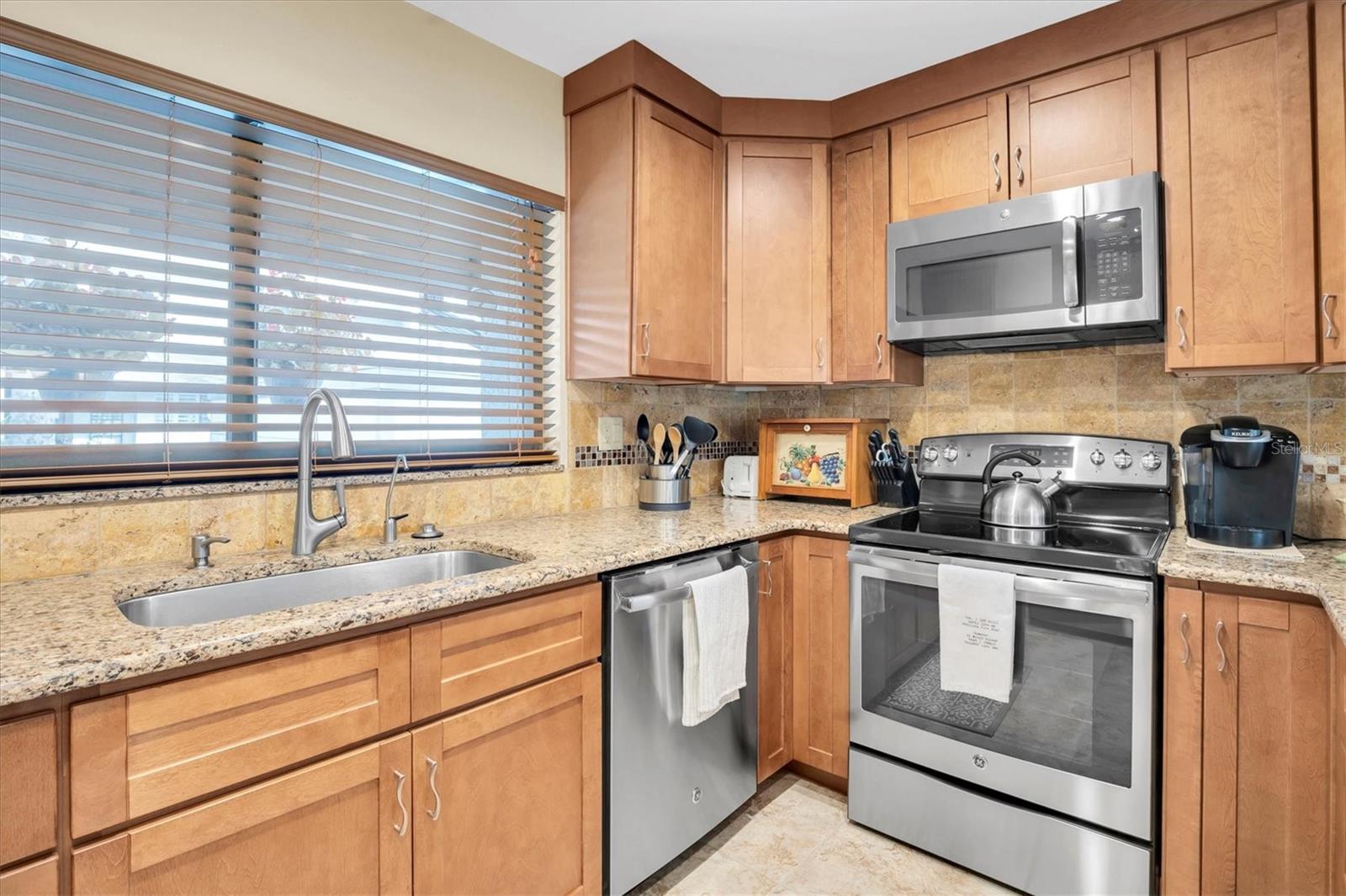 90 S HIGHLAND AVE #12, TARPON SPRINGS, FL, 34689