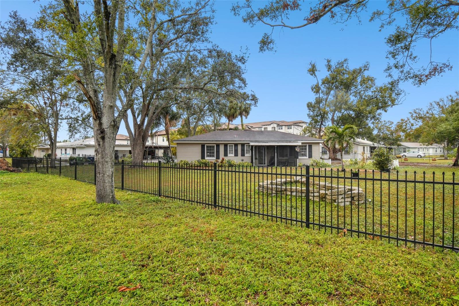 3915 W PEARL AVE, TAMPA, FL, 33611