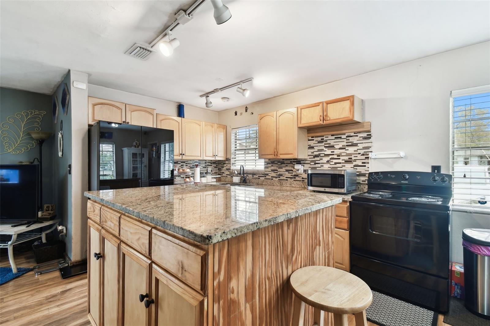 3915 W PEARL AVE, TAMPA, FL, 33611
