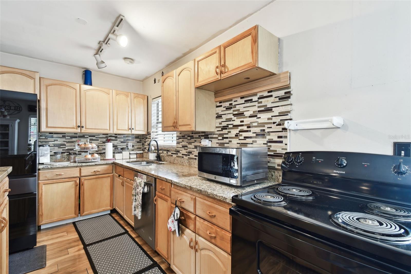 3915 W PEARL AVE, TAMPA, FL, 33611