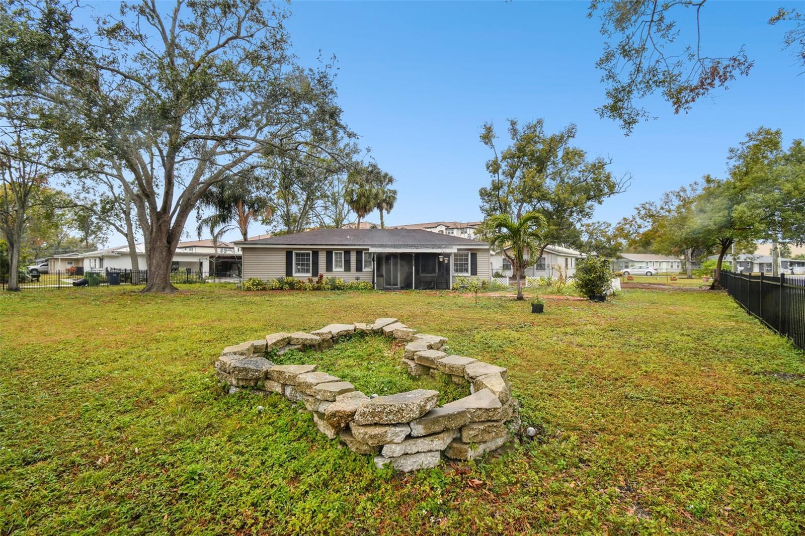 3915 W PEARL AVE, TAMPA, FL, 33611