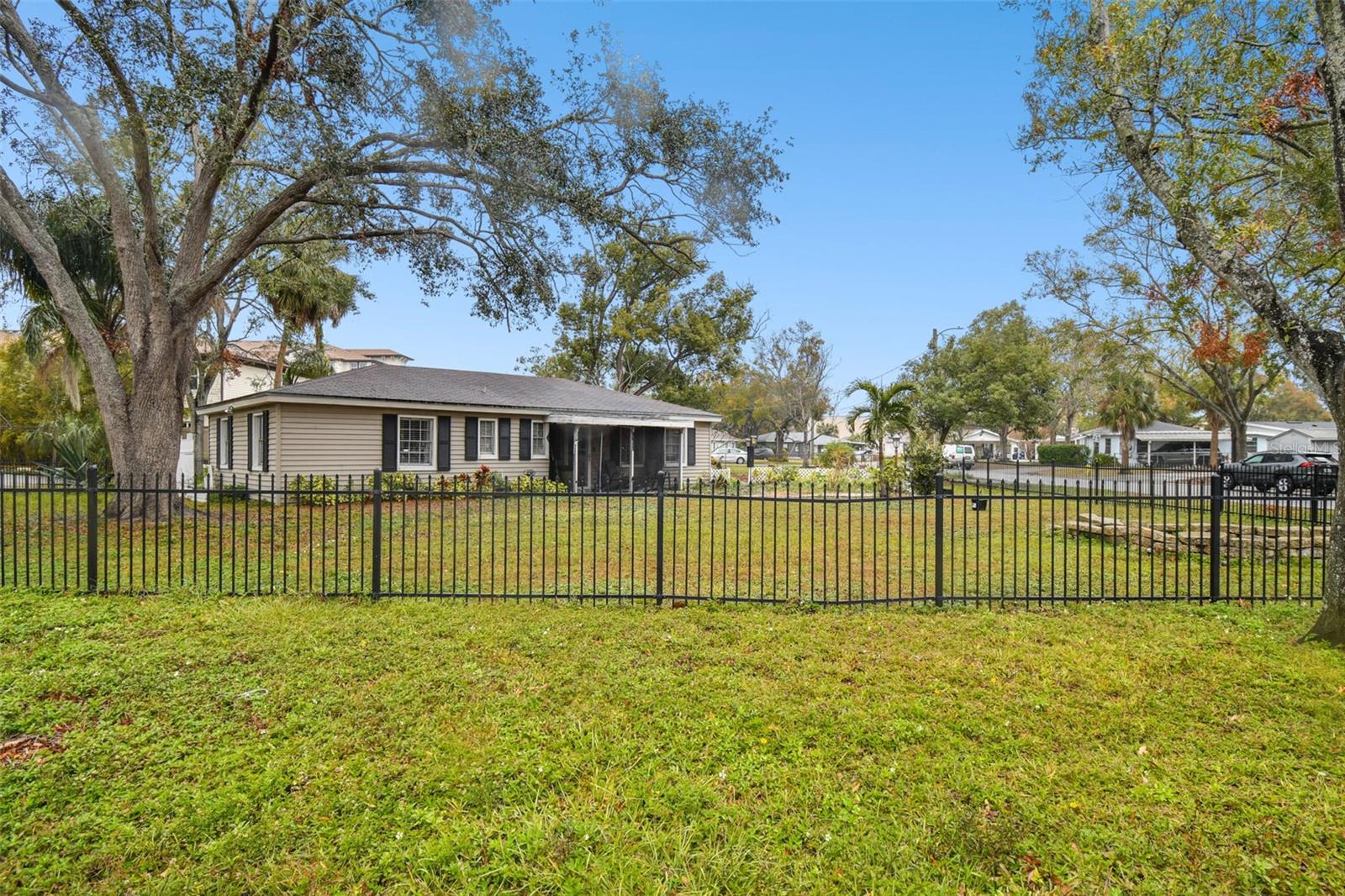 3915 W PEARL AVE, TAMPA, FL, 33611