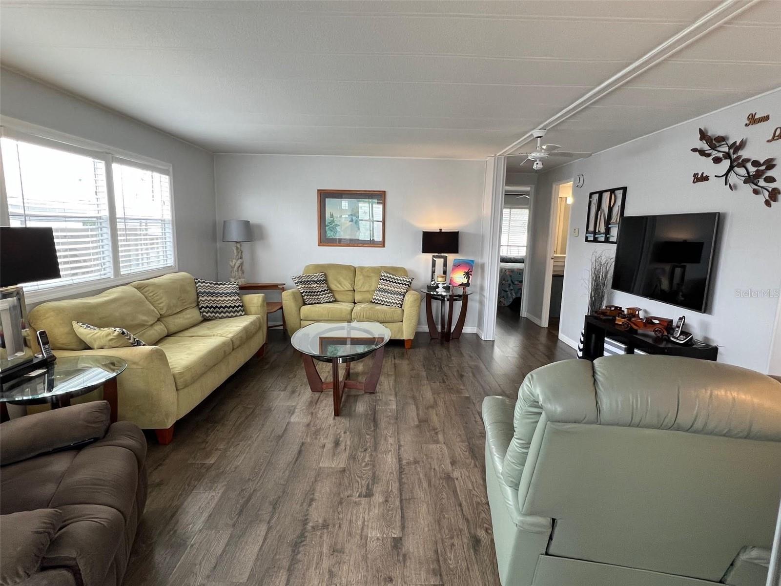 TB8342956 Property Photo