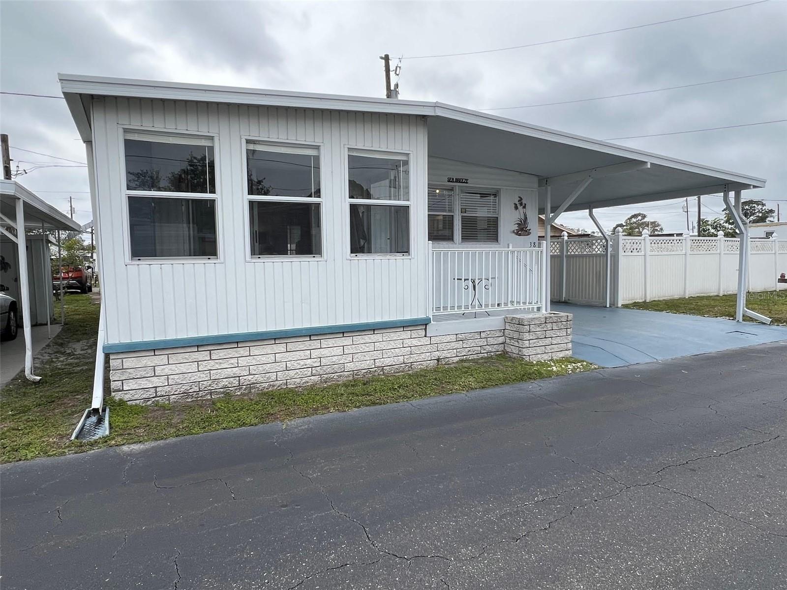 TB8342956 Property Photo