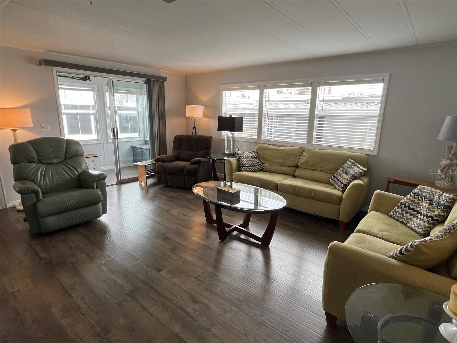 TB8342956 Property Photo