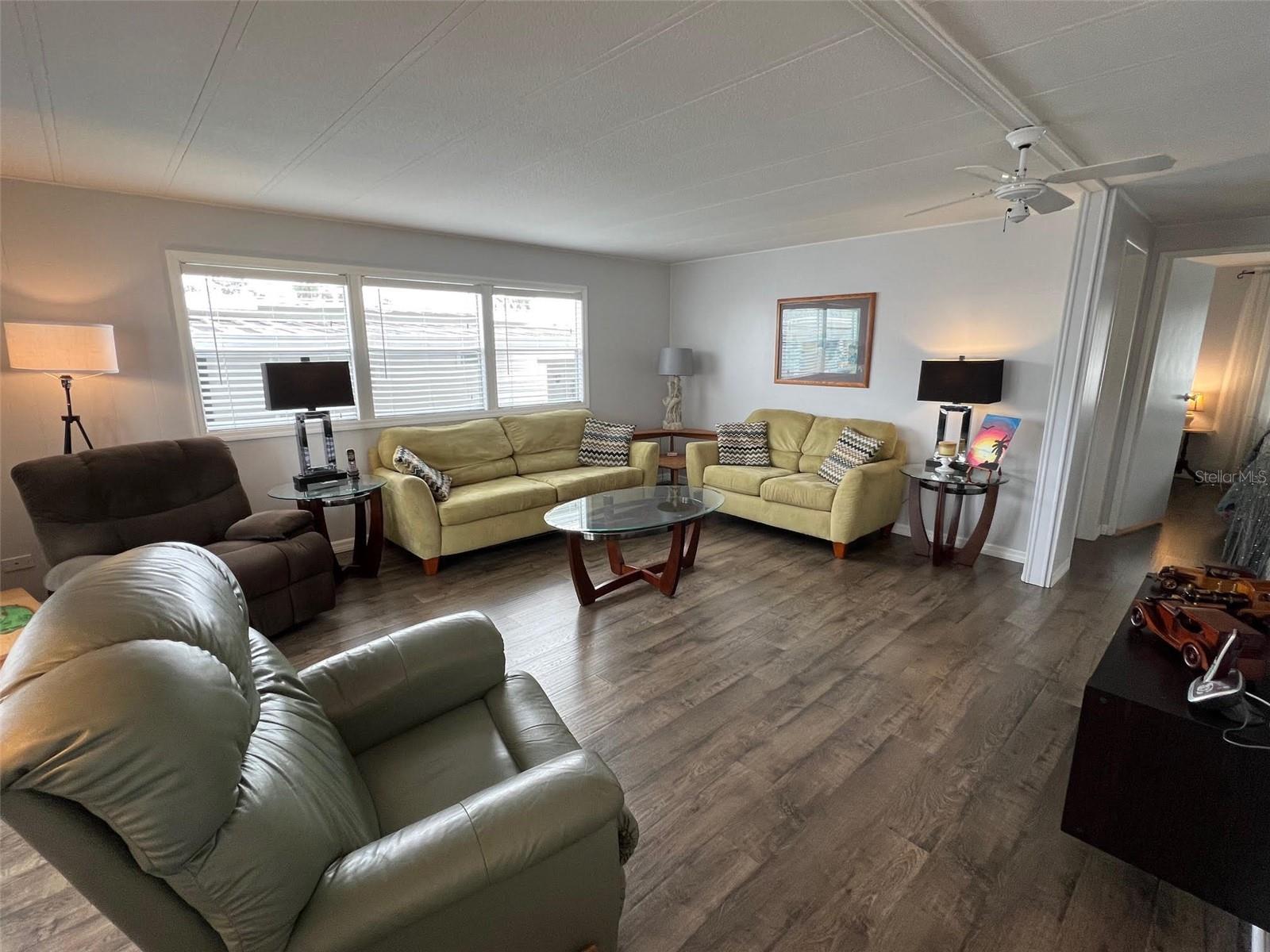 TB8342956 Property Photo