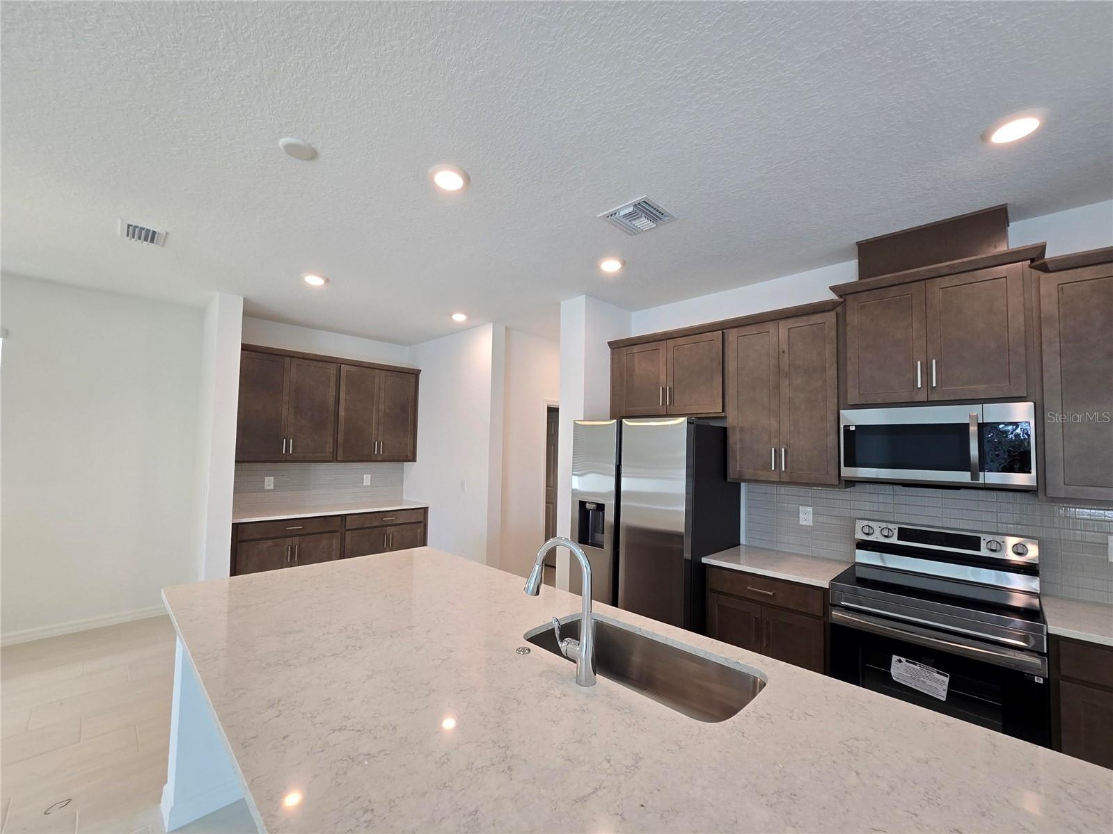 1200 HAPPY FOREST LOOP, DELAND, FL, 32720