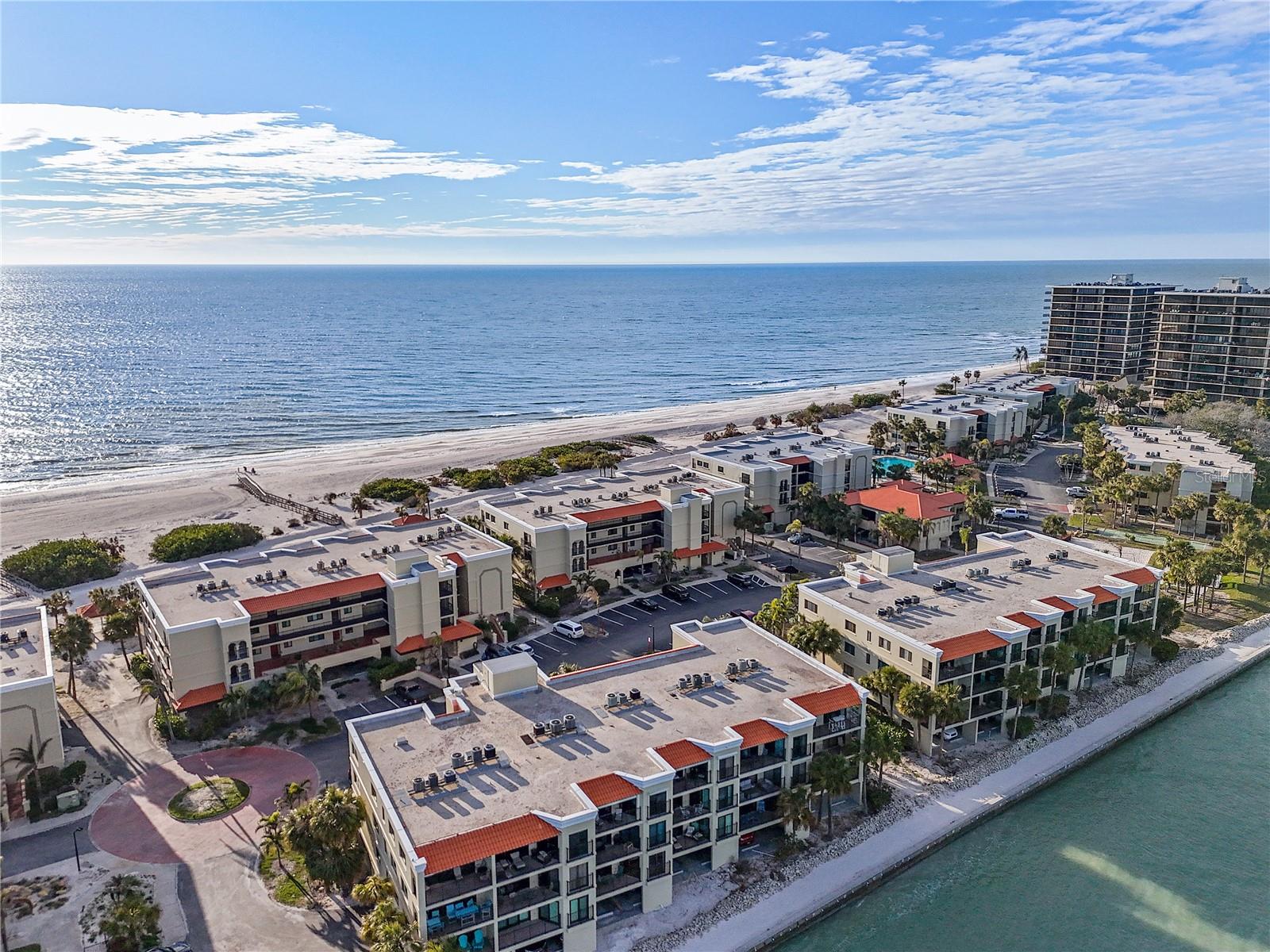 7466 BAYSHORE DR #406, TREASURE ISLAND, FL, 33706